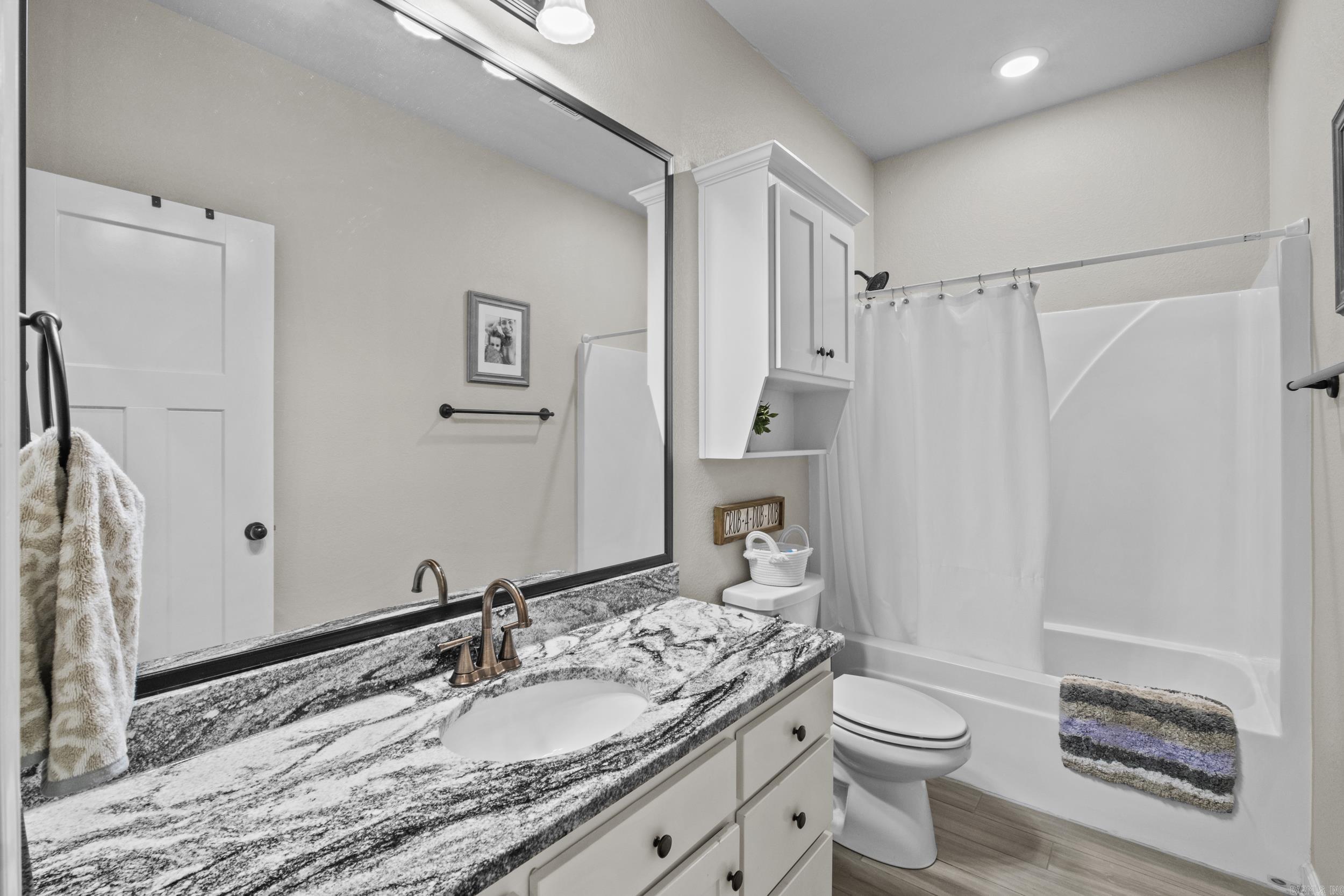 SHADOW CREEK - Residential