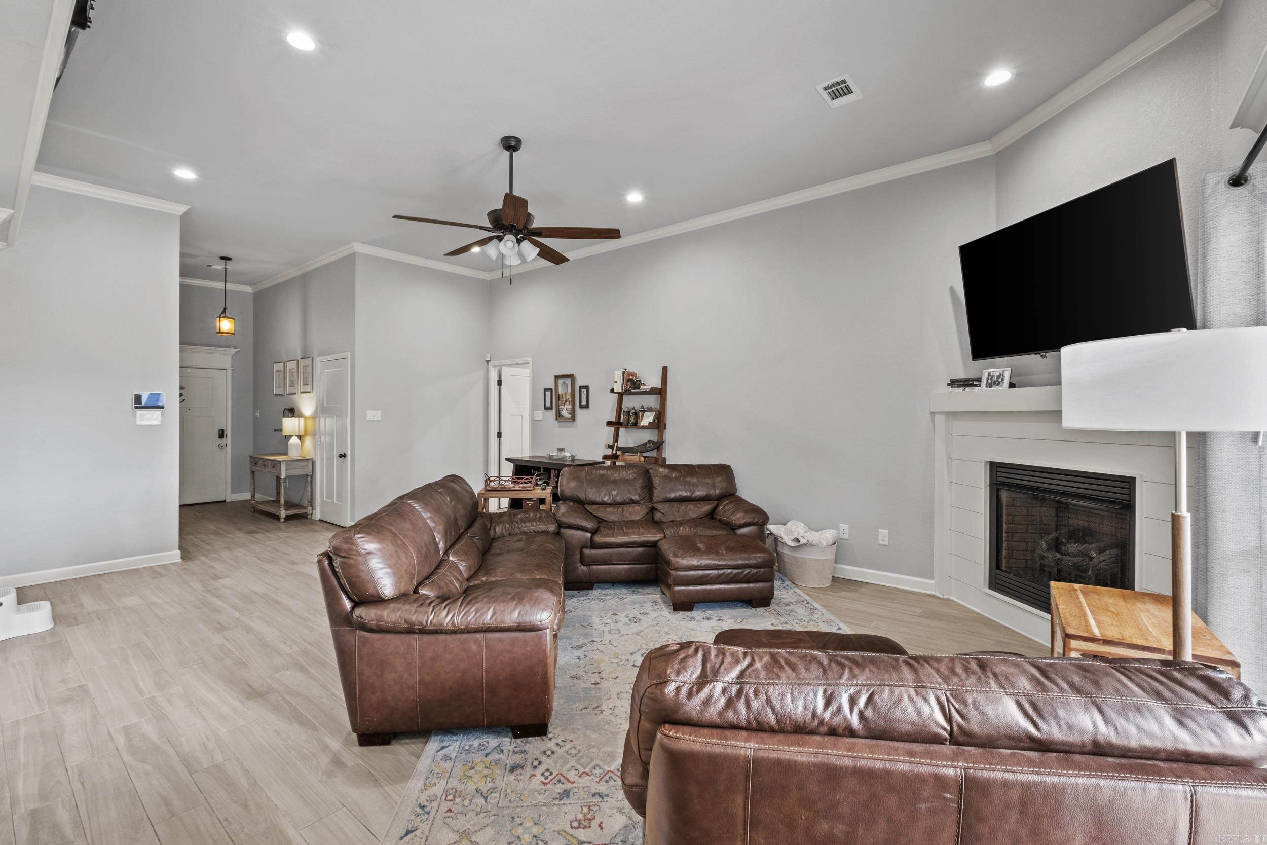 SHADOW CREEK - Residential