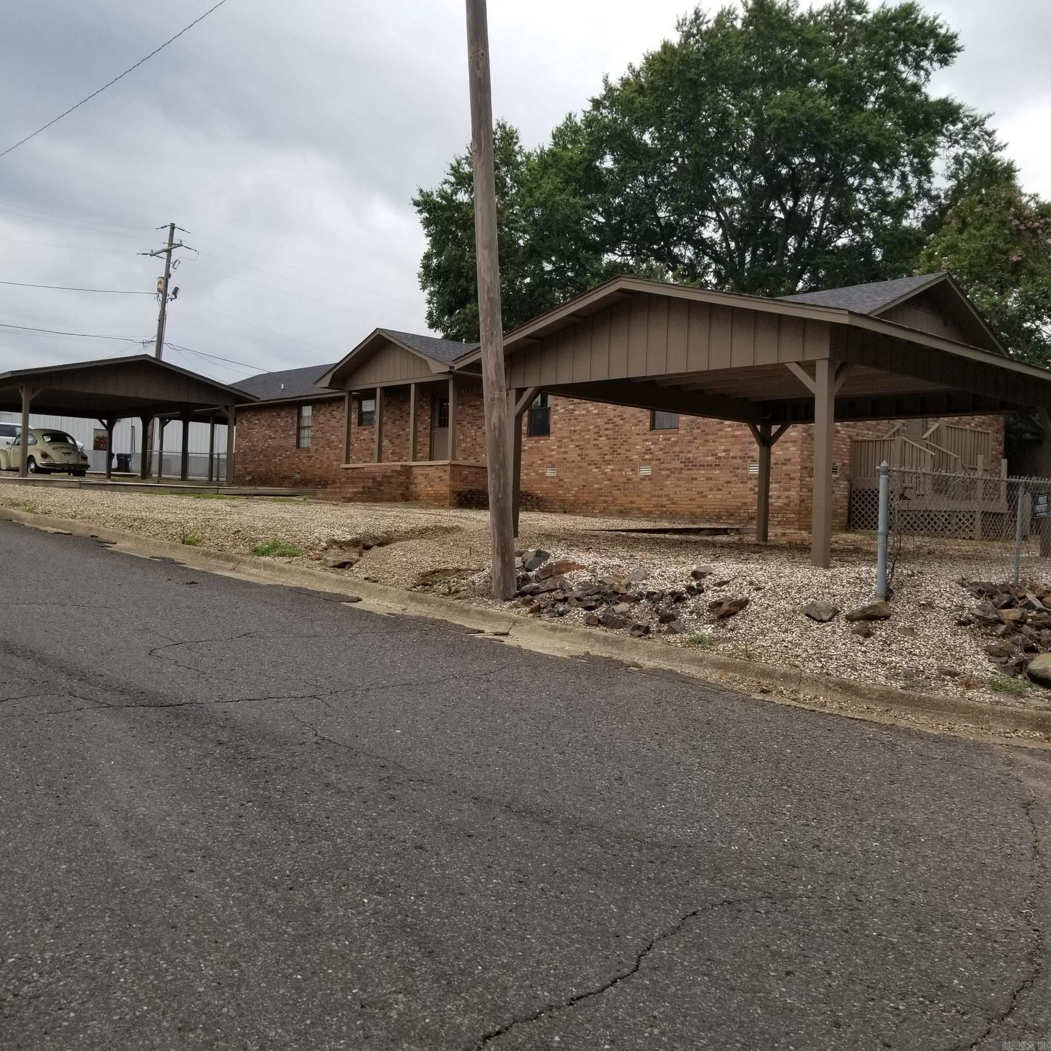 Great opportunity to relocate or start a new business. Possibilities are unlimited. Insurance, Accountant, Attorneys, Daycare, etc. would be good businesses to locate here. Spacious rooms, with kitchen, laundry areas available. Let your imagination move forward and go check this out.