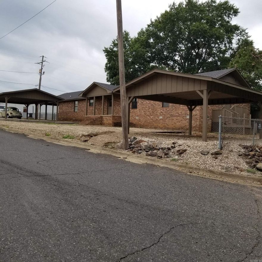 Great opportunity to relocate or start a new business.  Possibilities are unlimited. Insurance, Accountant, Attorneys, Daycare, etc. would be good businesses to locate here.  Spacious rooms, with kitchen, laundry areas available.  Let your imagination move forward and go check this out.