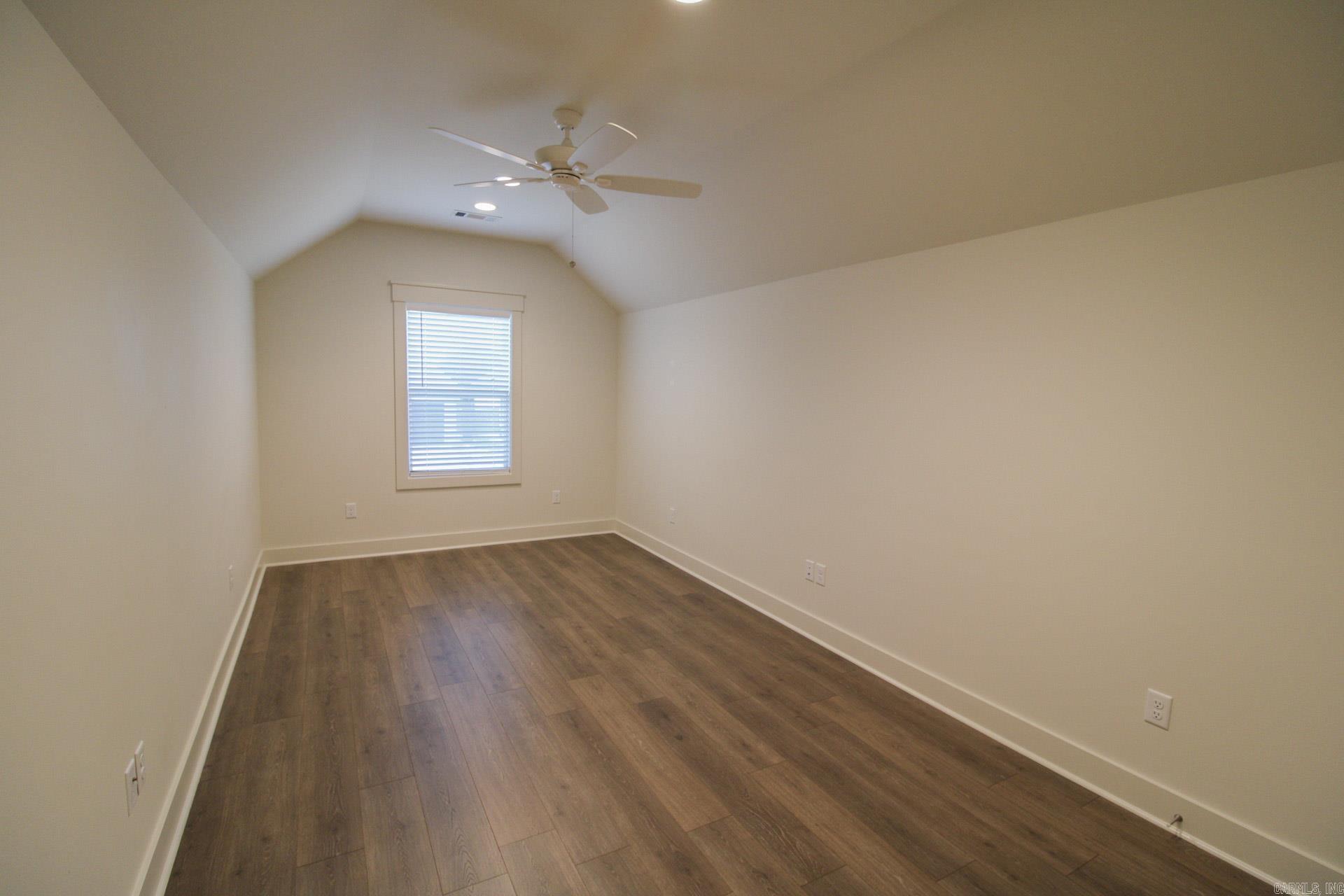 IVY PLACE - Residential