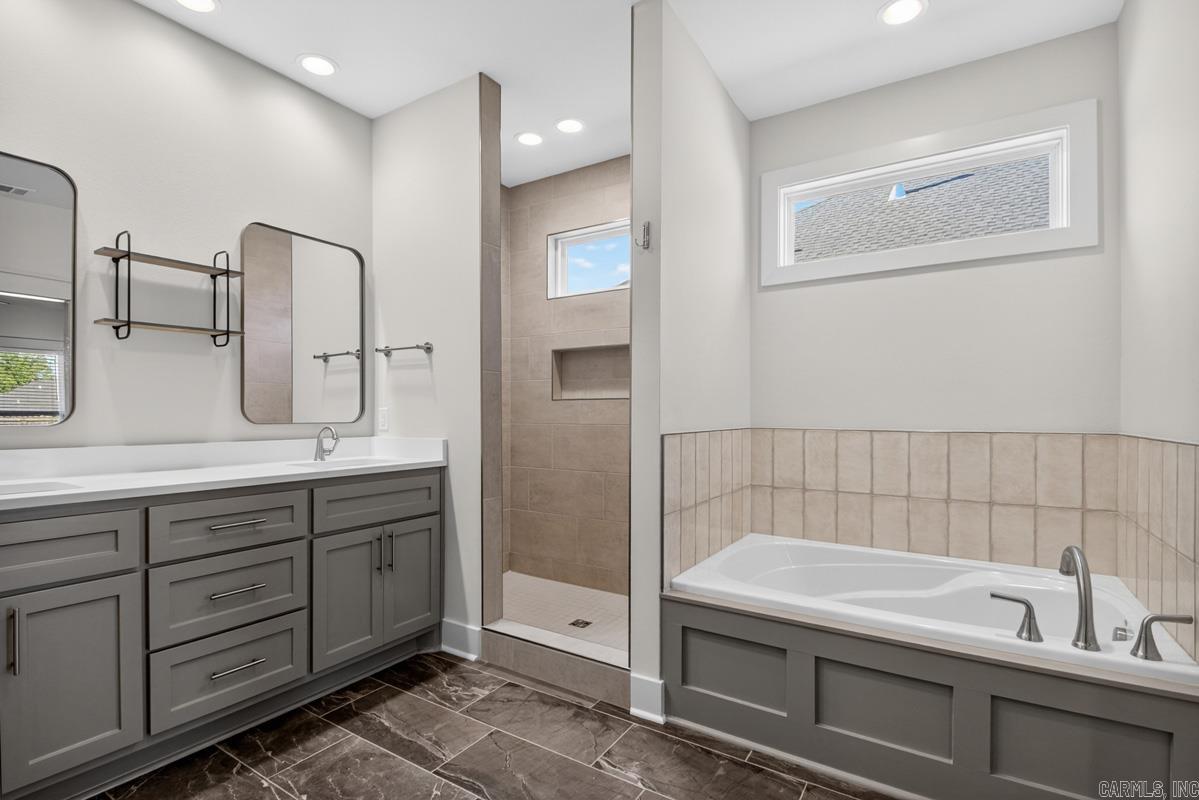 IVY PLACE - Residential