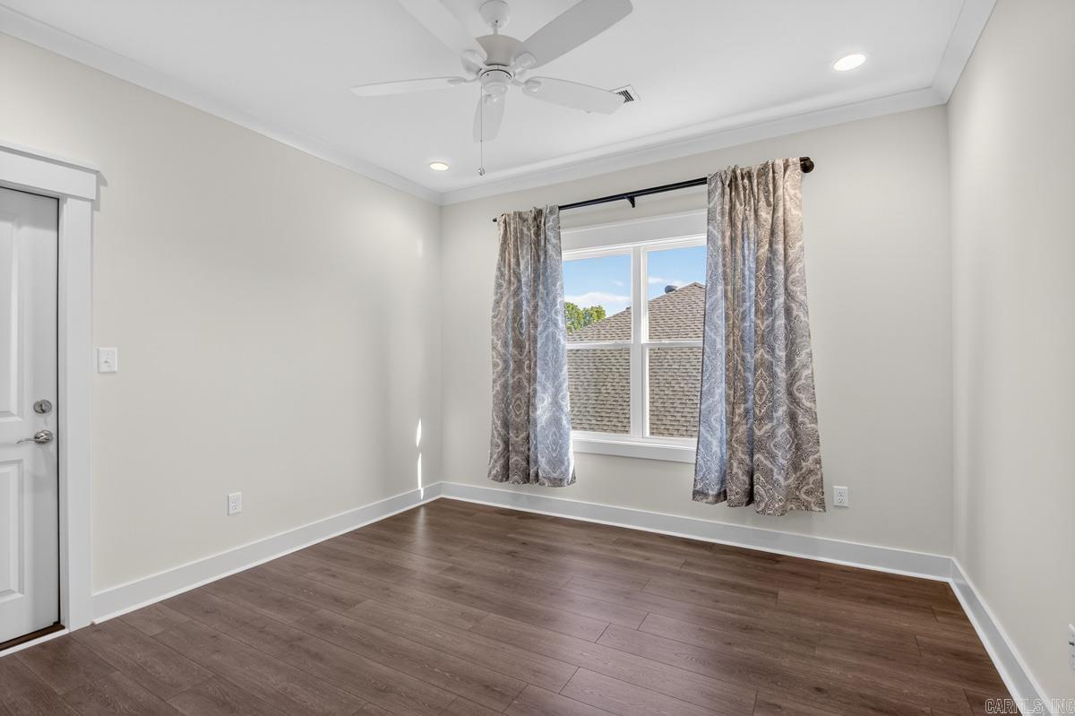 IVY PLACE - Residential