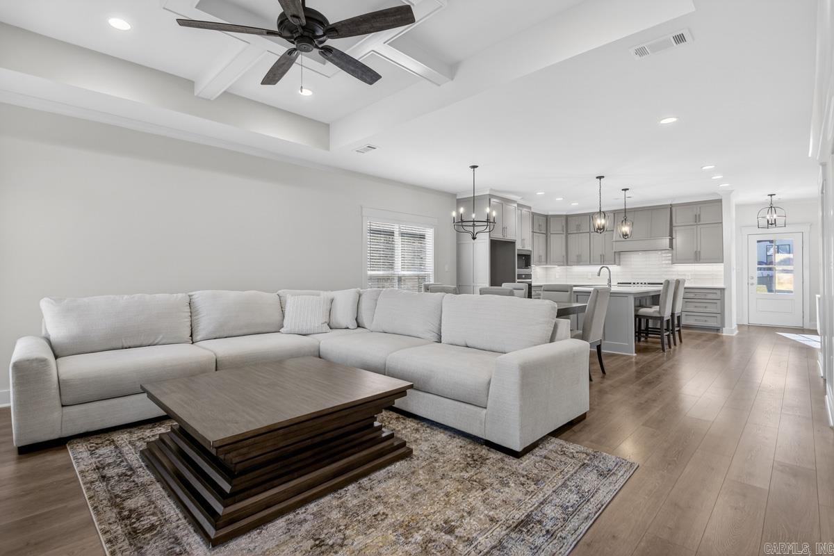 IVY PLACE - Residential