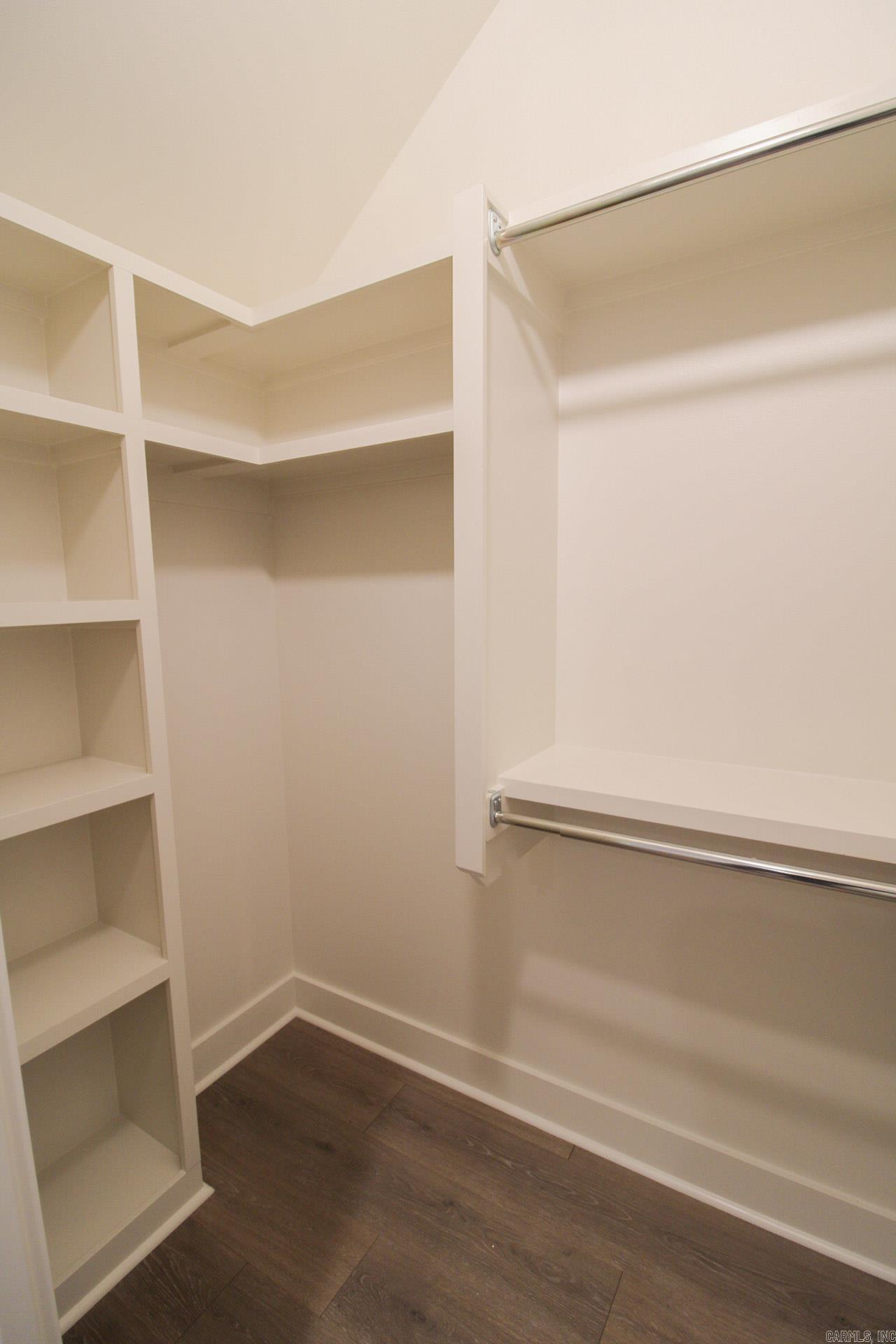 IVY PLACE - Residential