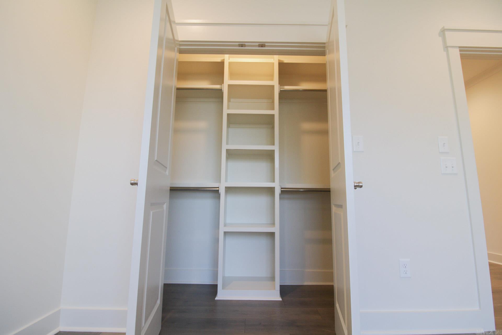 IVY PLACE - Residential