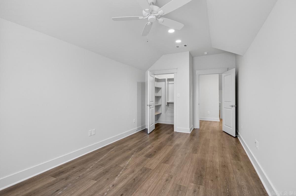 IVY PLACE - Residential