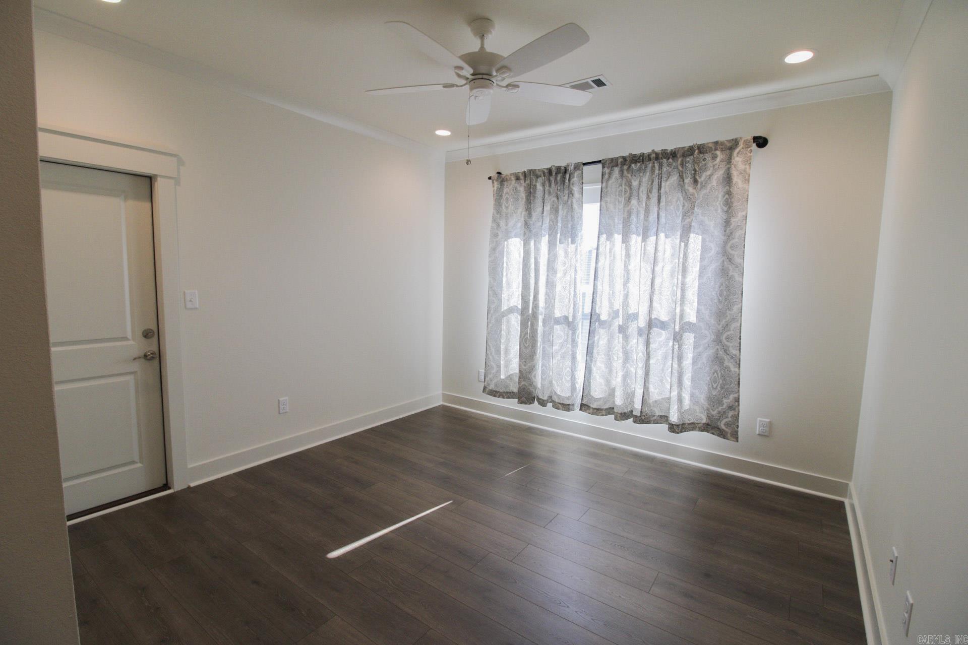 IVY PLACE - Residential