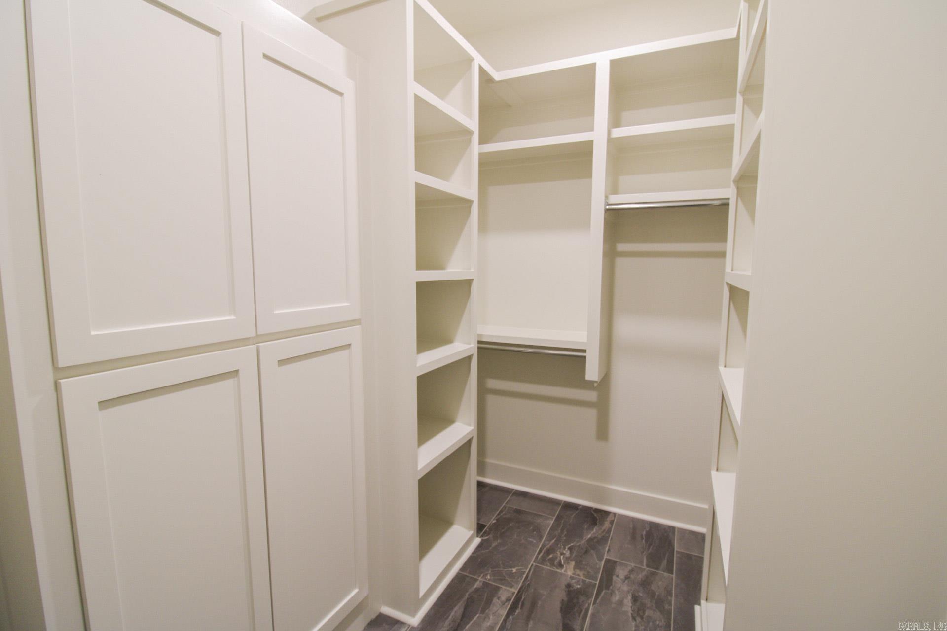 IVY PLACE - Residential