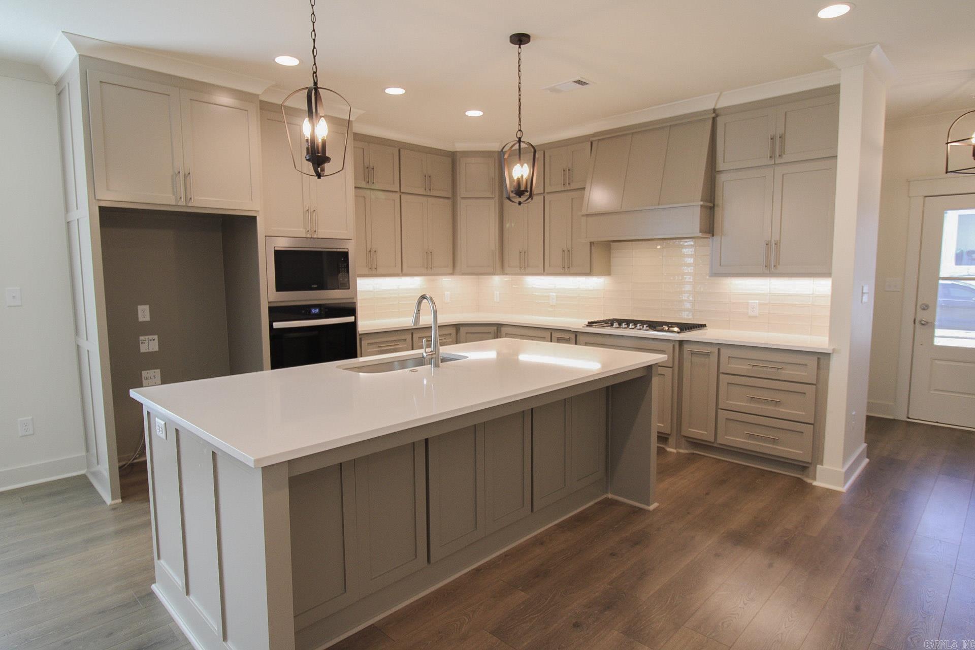 IVY PLACE - Residential