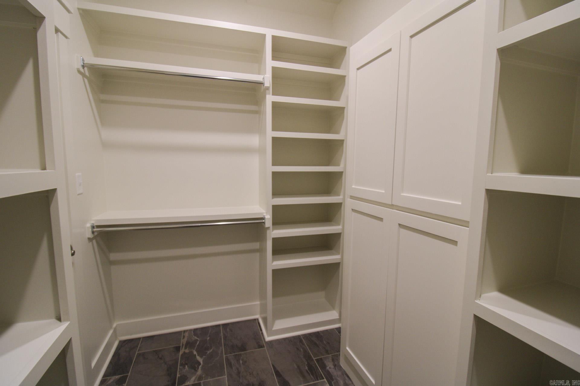 IVY PLACE - Residential