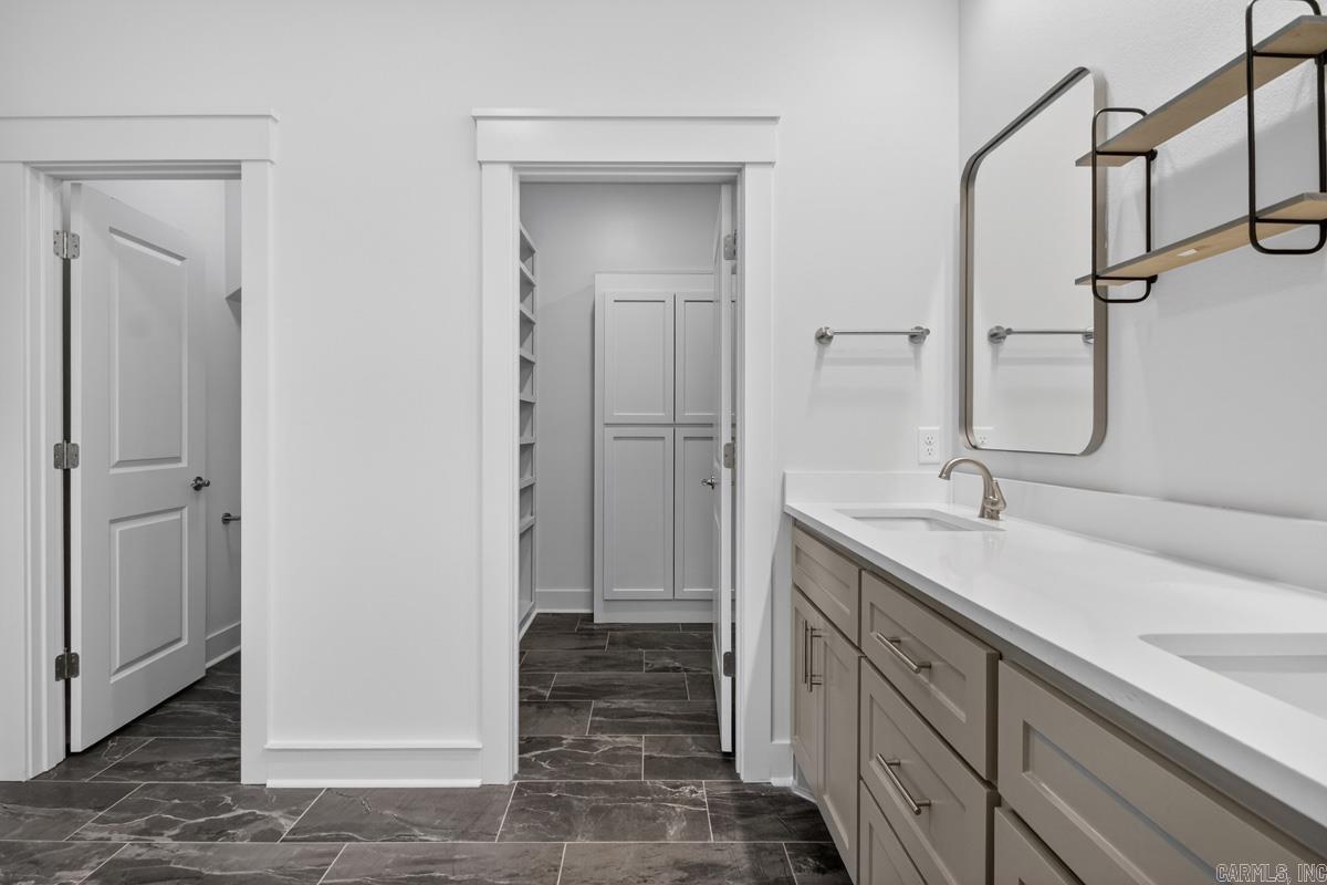 IVY PLACE - Residential