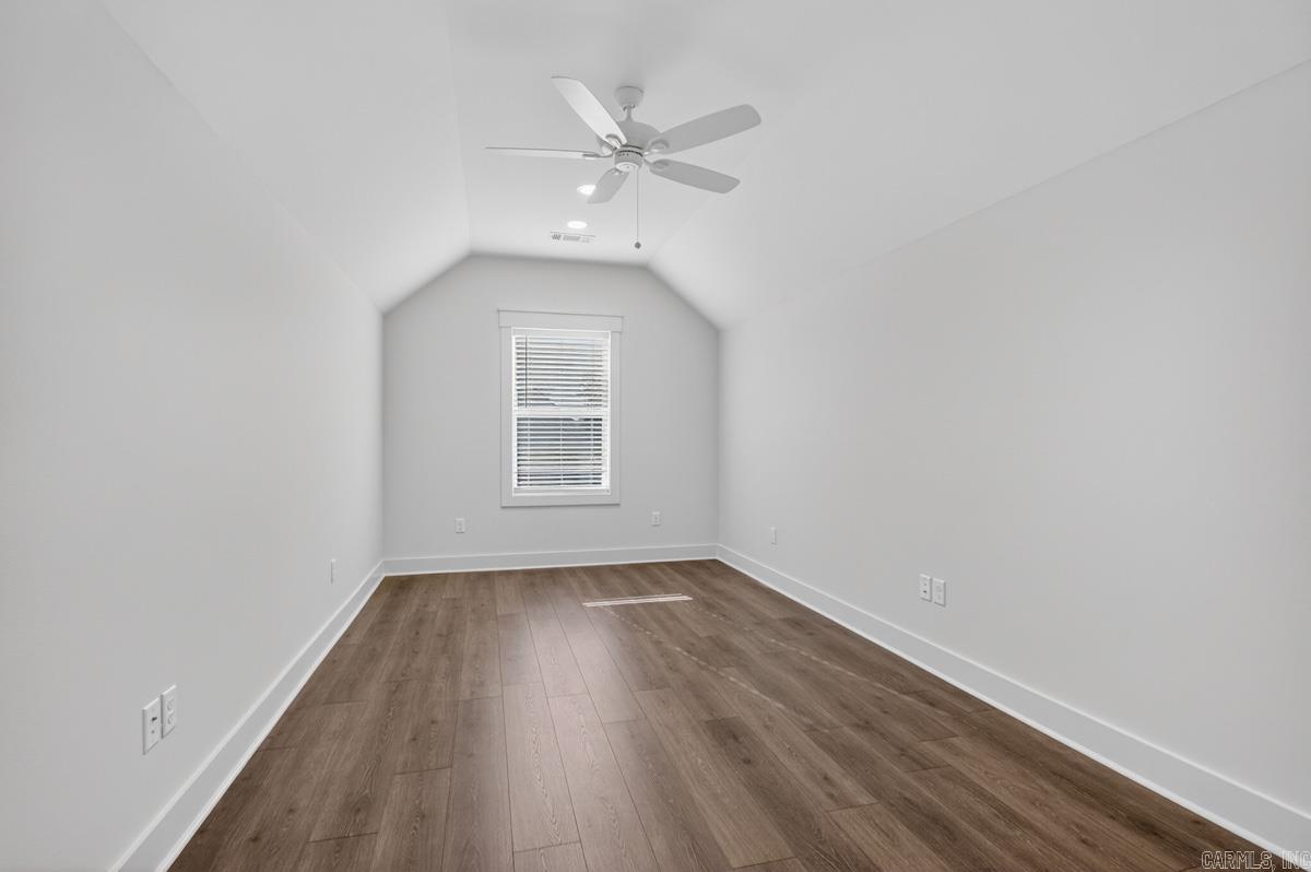 IVY PLACE - Residential