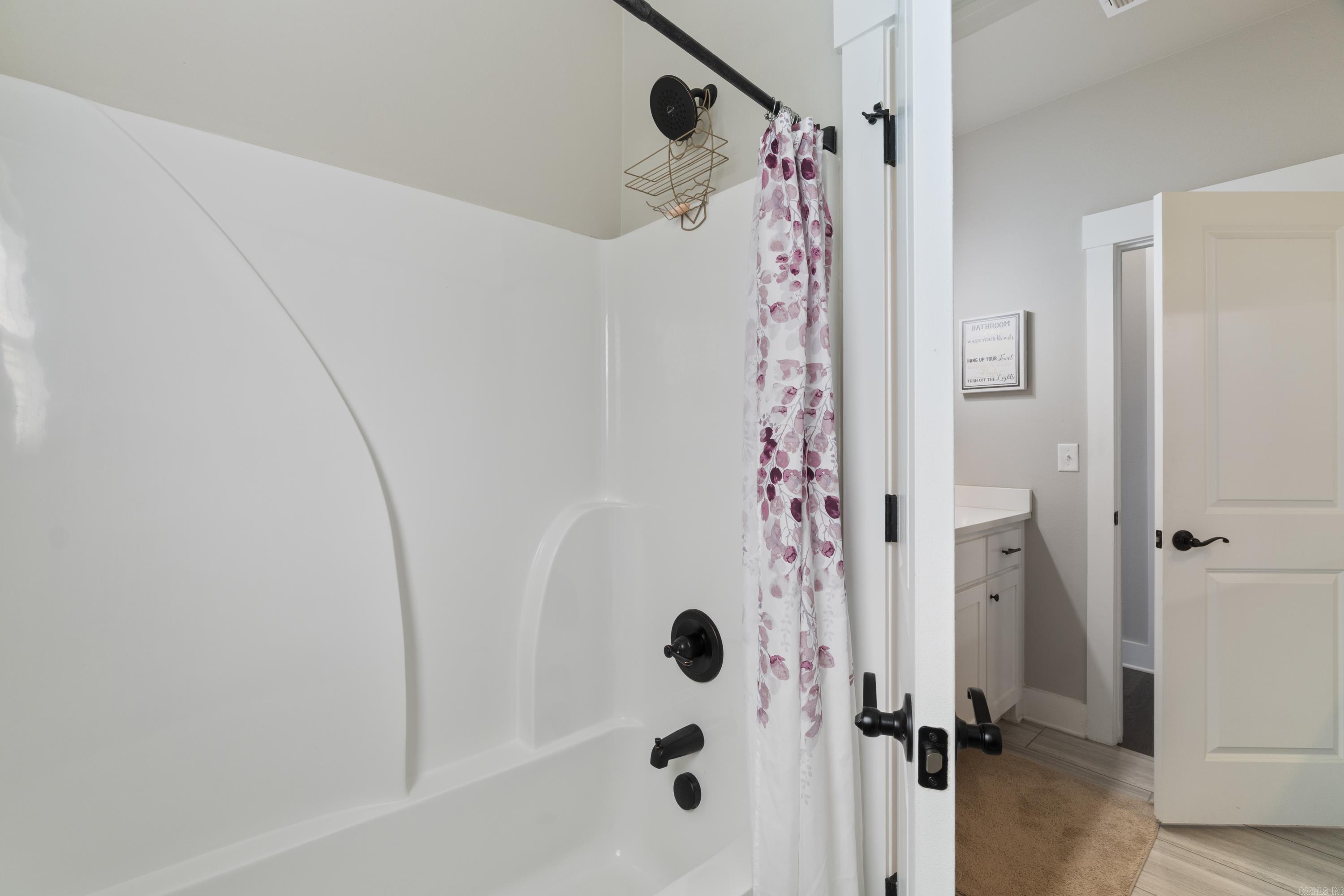 THE WOODS OF HURRICANE LAKE ESTA - Residential