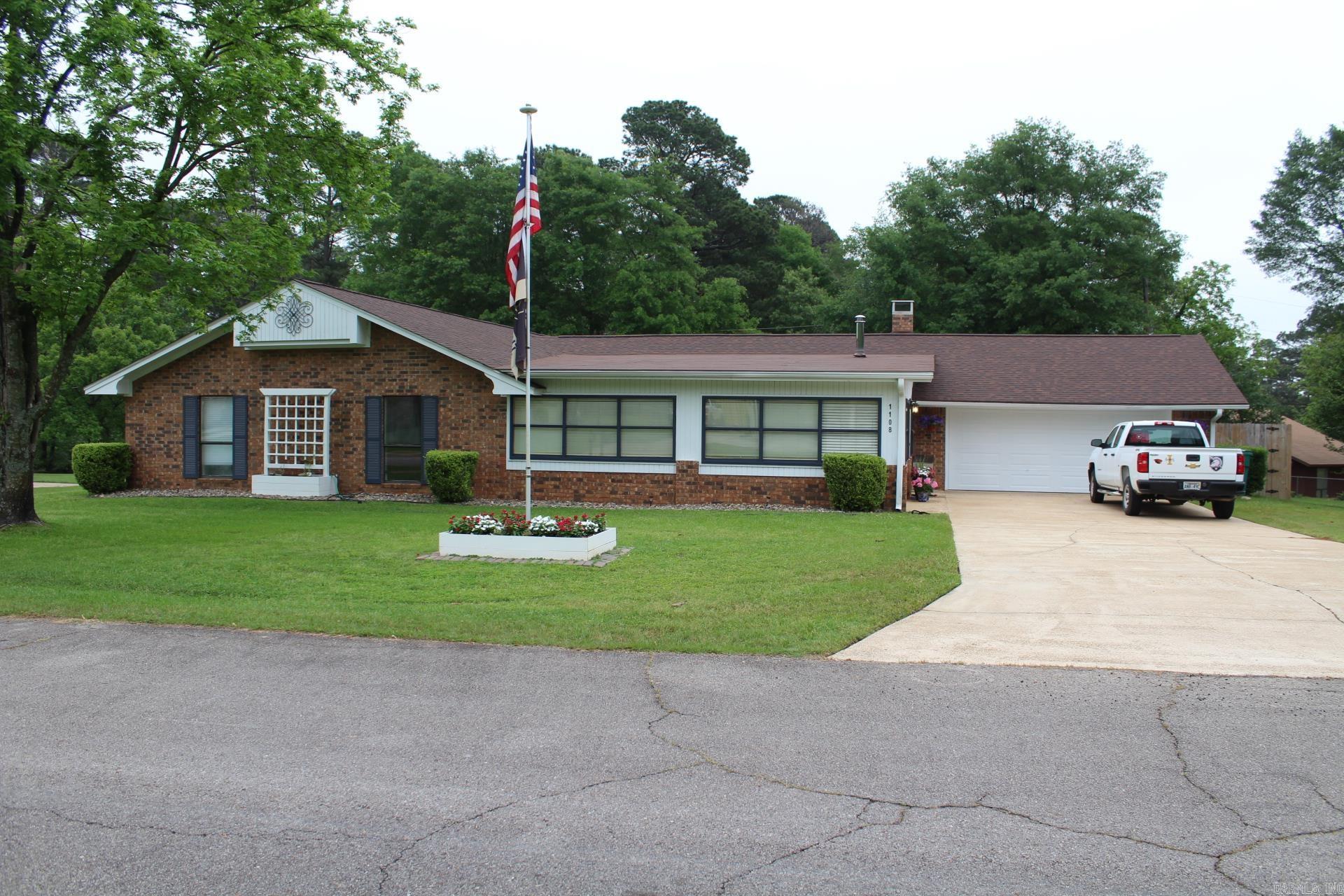 MOTIVATED SELLER . Custom Home in the heart of Nashville. 3 Bed, 2 full baths with approx. 2940 Sq, Ft, of living space. Kitchen has granite, great storage (Range, microwave and refrigerator convey with sell of home). Home features various living areas (Fireplace), separate office space. Property has beautiful landscaping with a 18 x 36 inground pool and patio area (lawn furniture will convey). New Roof