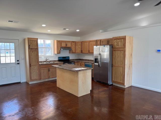 REYNO FERRY - Residential