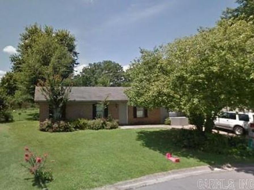 3/1.5 HUGE Bonus Room!!! Living Room, Eat-in Kitchen w/Granite, Master w/Half Bath & Laundry! Fully Fenced Backyard, Extra Storage Building & 2 car Parking Pad Rent includes mowing of front yard, for an additional $50 per month, the back yard will be maintained as well. Dogs under 25 lbs with Owner Approval Pet Fee based on Type & Size