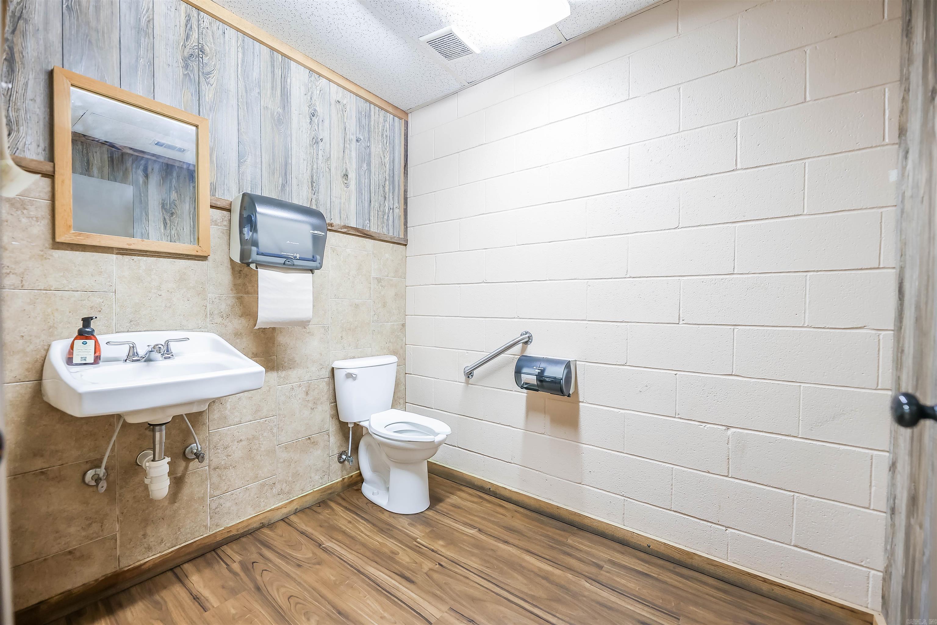 Metes & Bounds - Commercial Sale