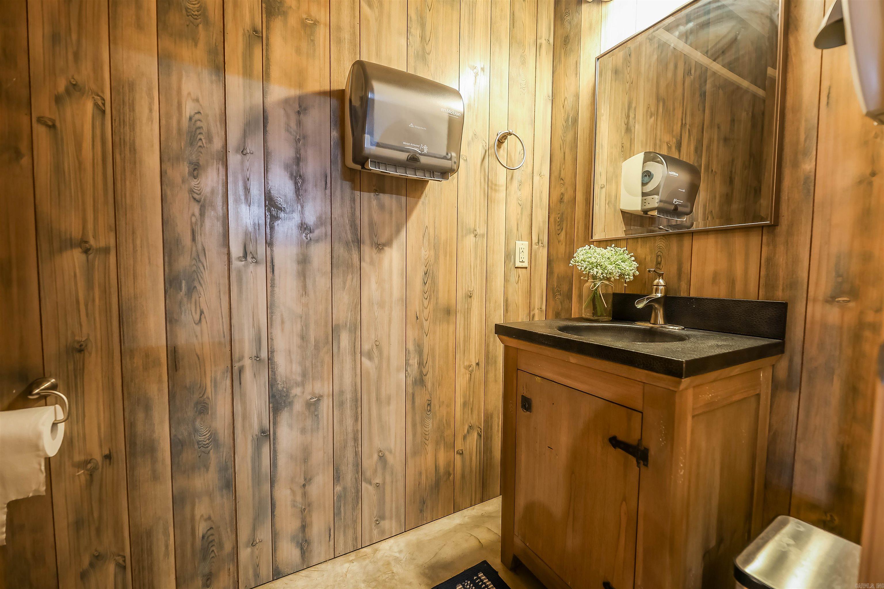 Metes & Bounds - Commercial Sale