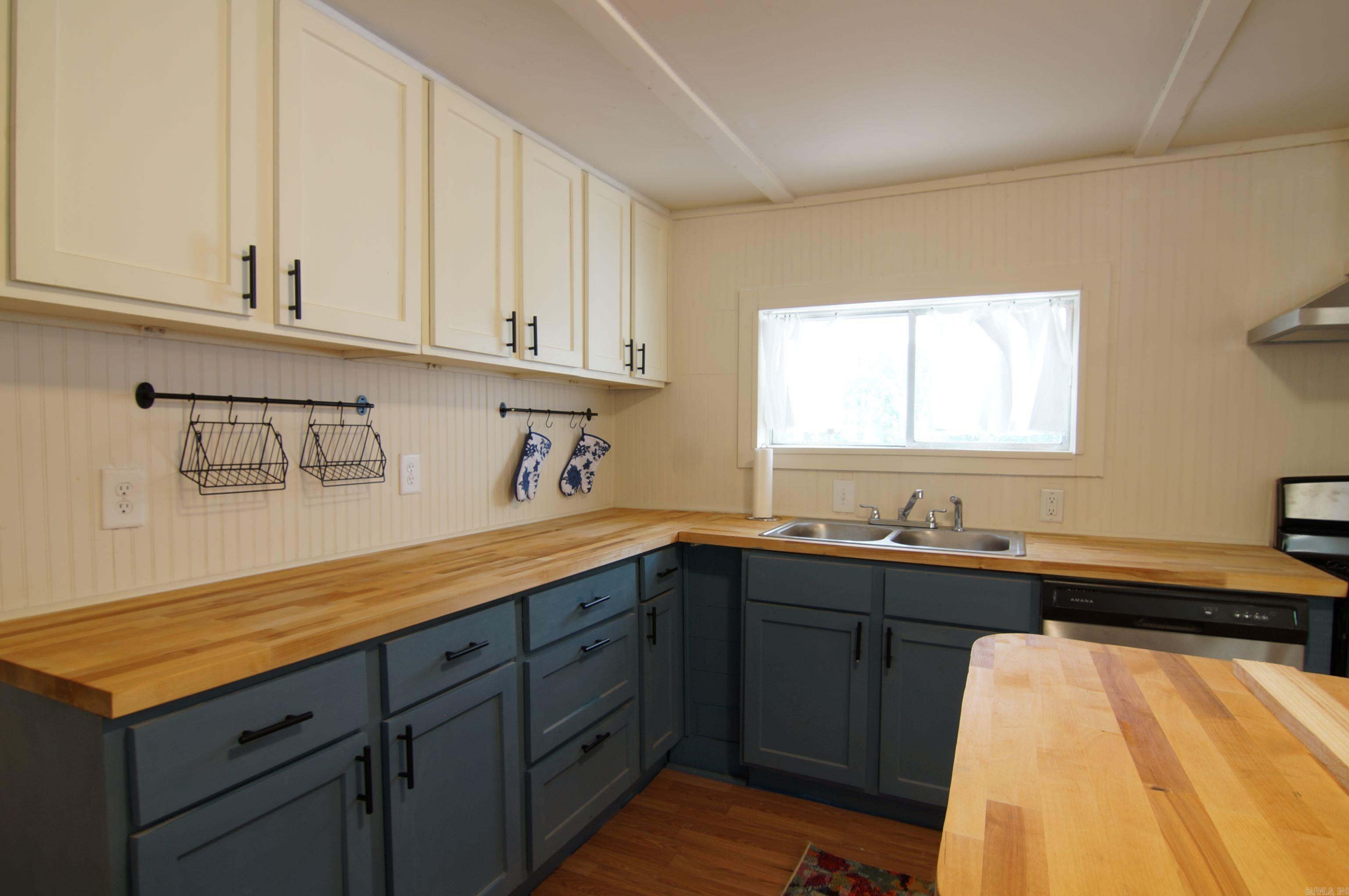 BOMBER BASE - Residential