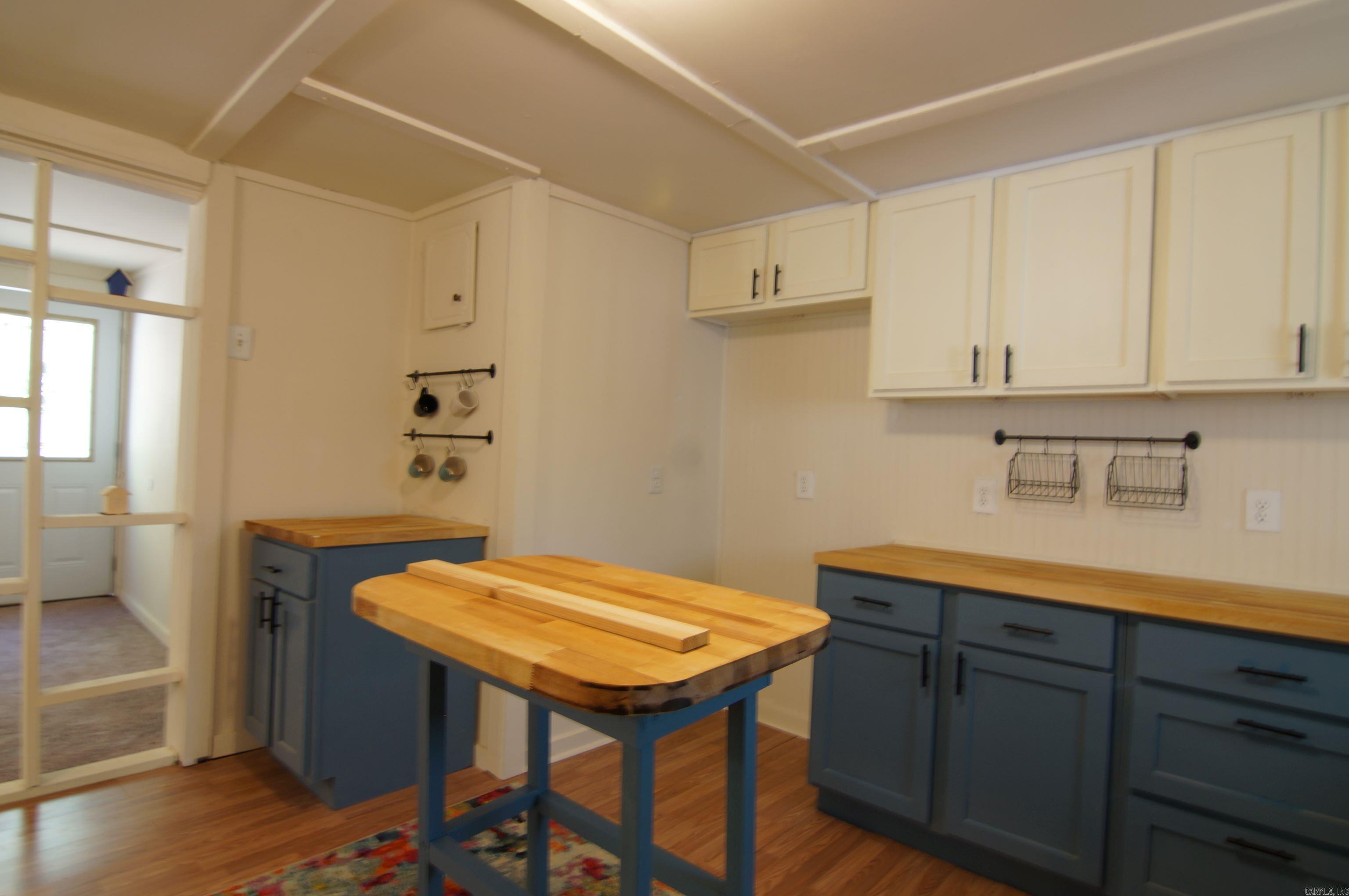 BOMBER BASE - Residential