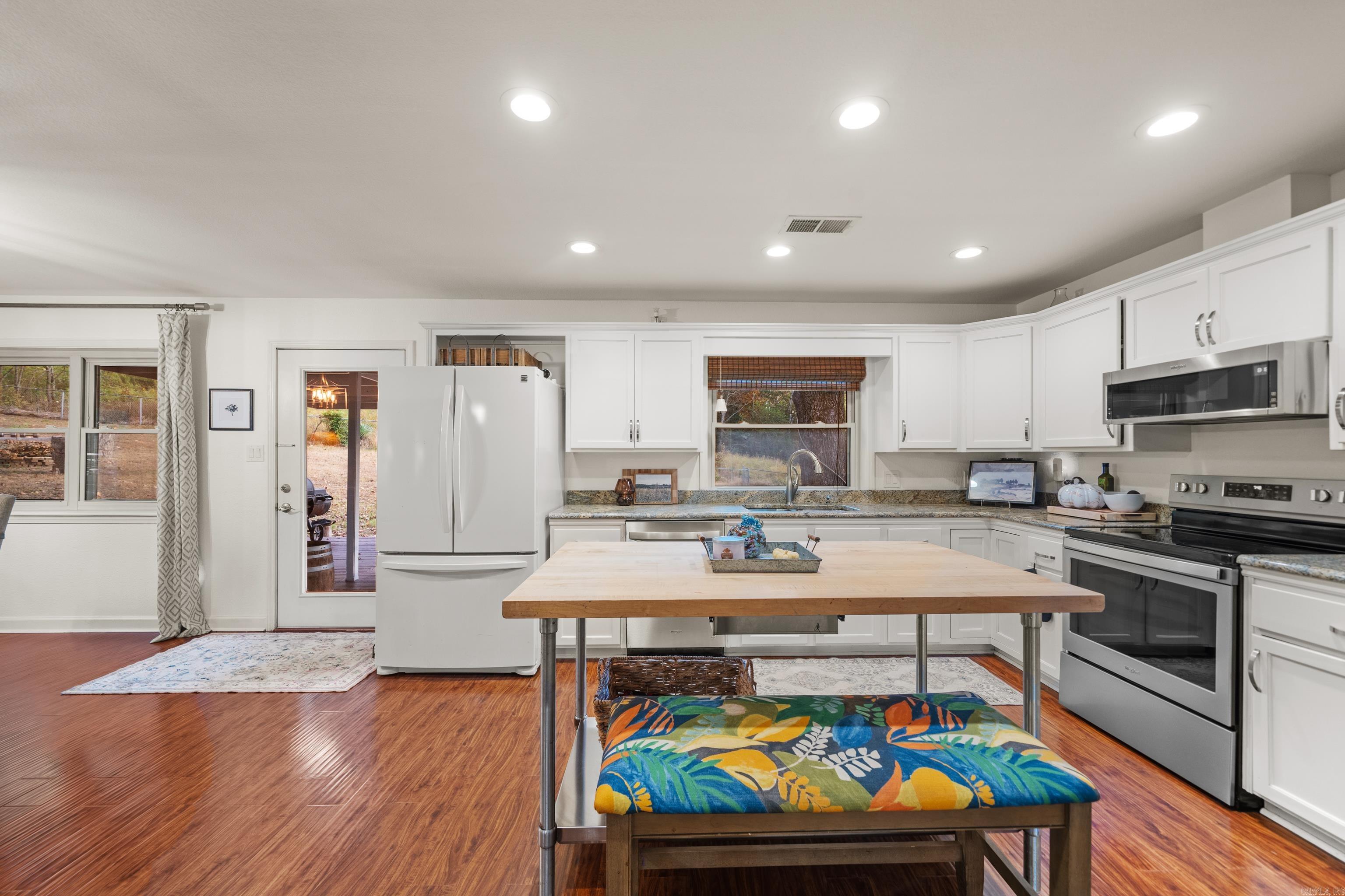 Lakeside - Residential