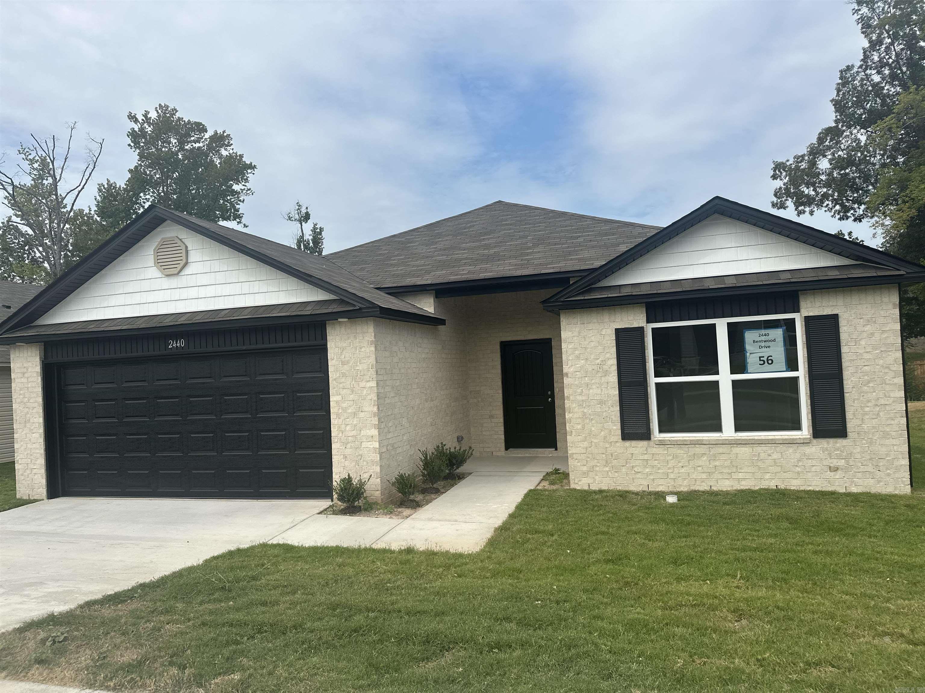 HILLDALE CROSSING - Residential