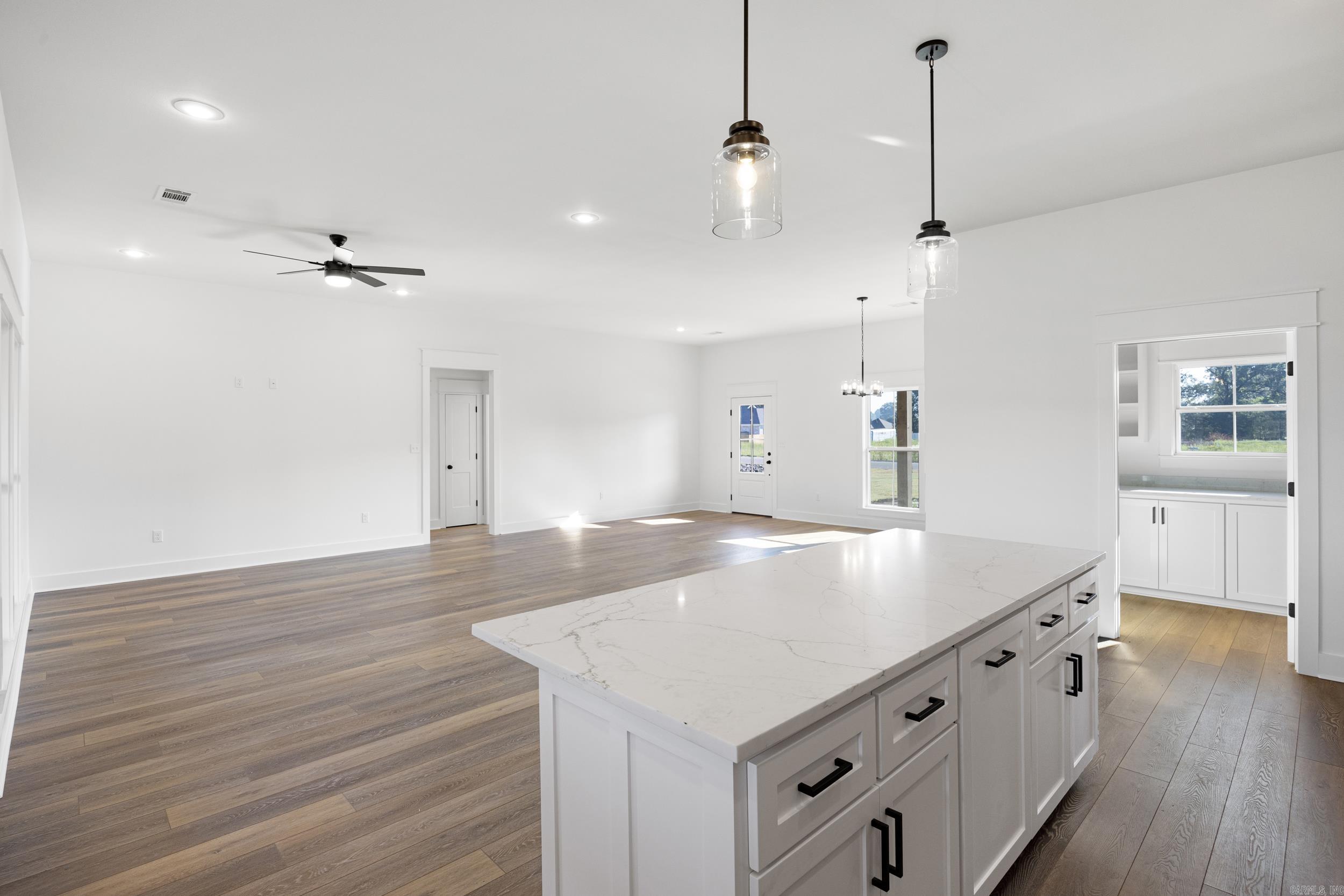 SUNSET LANDING - Residential