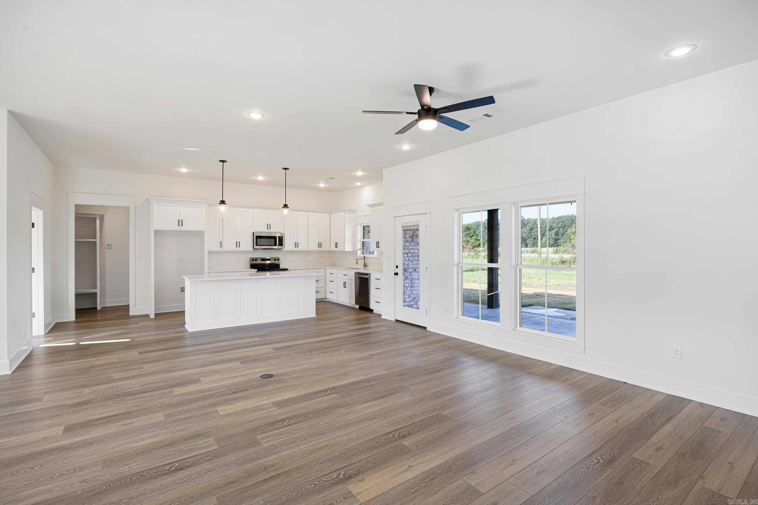 SUNSET LANDING - Residential