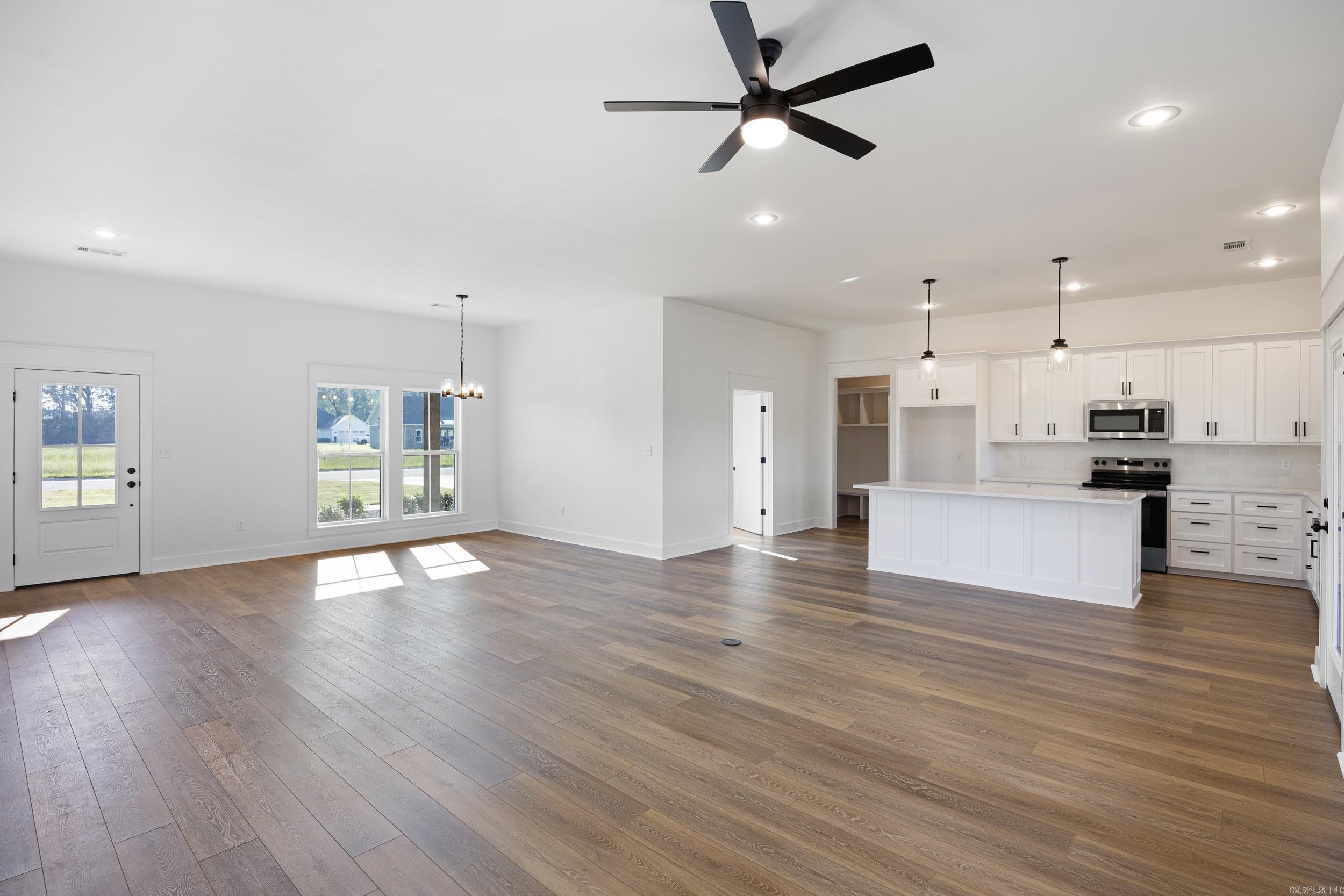 SUNSET LANDING - Residential