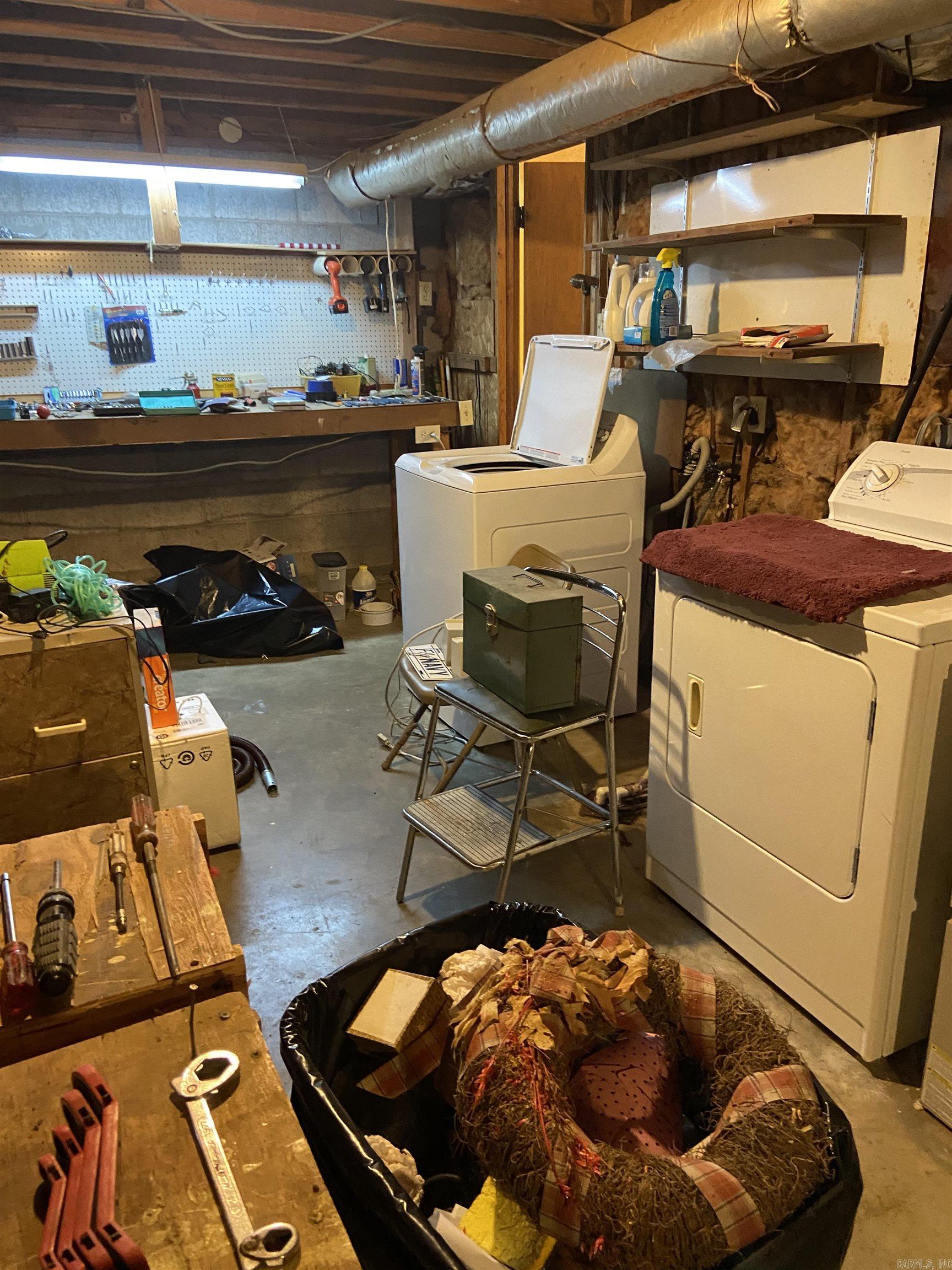 LEAWOOD - Residential