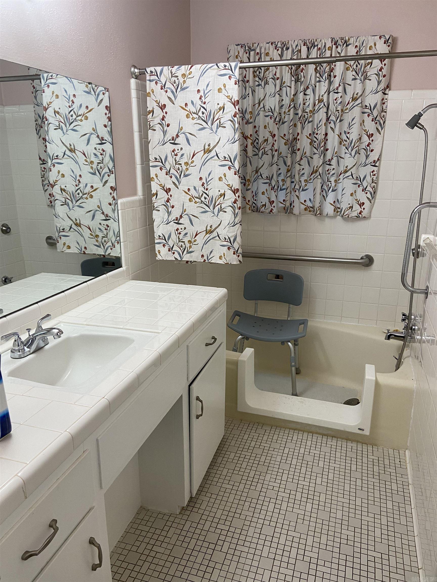 LEAWOOD - Residential