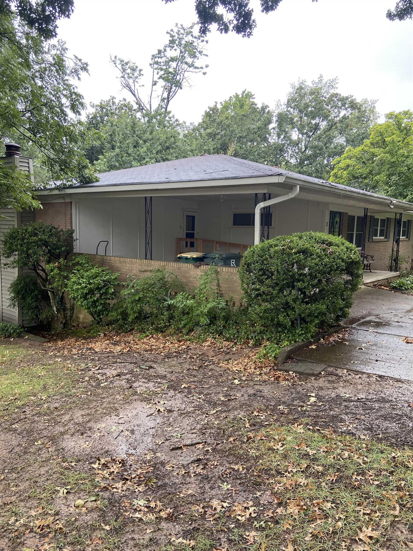 LEAWOOD - Residential