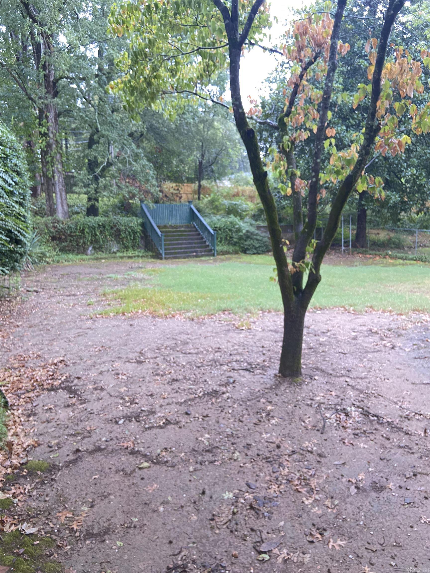 LEAWOOD - Residential