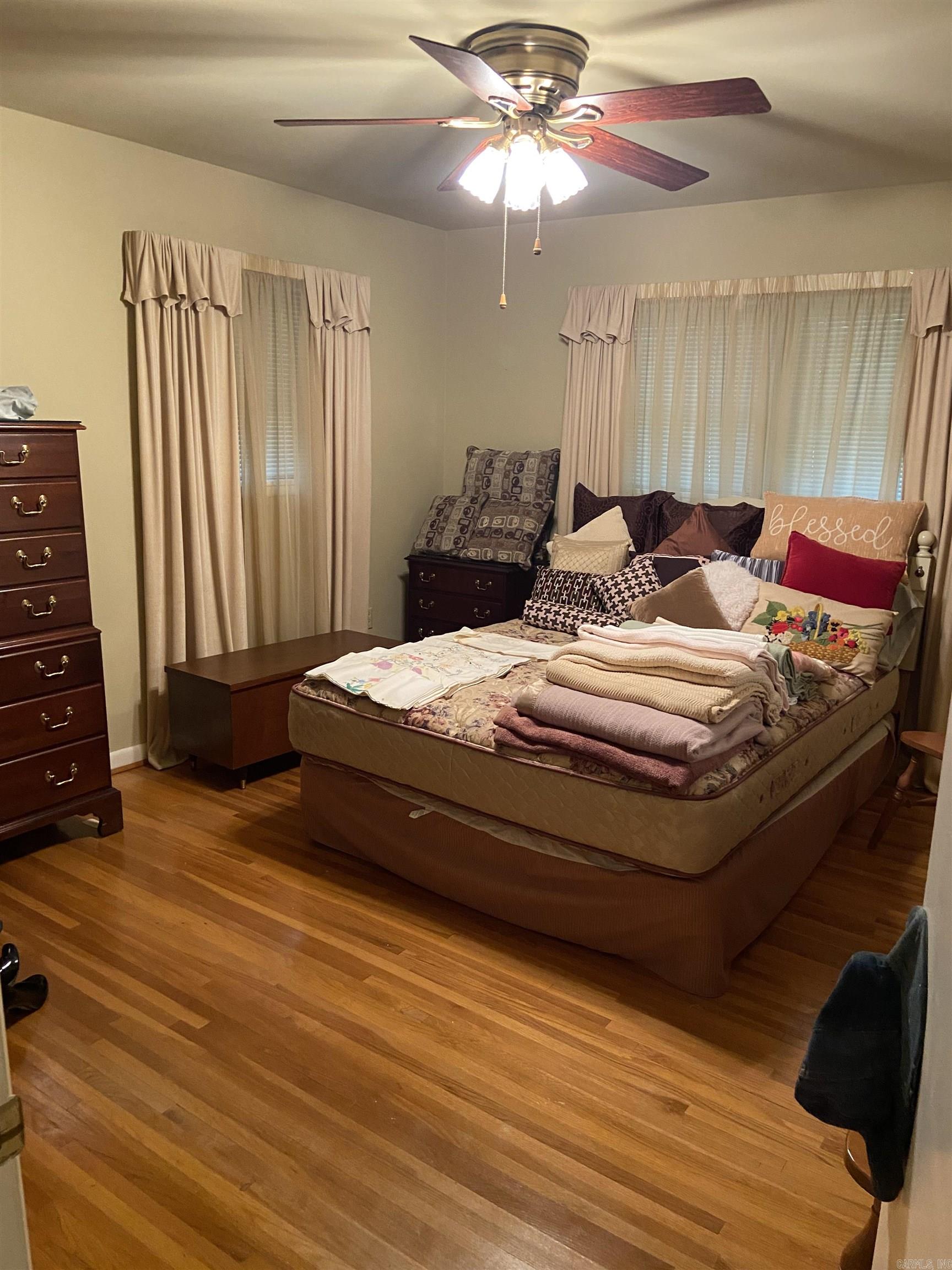 LEAWOOD - Residential