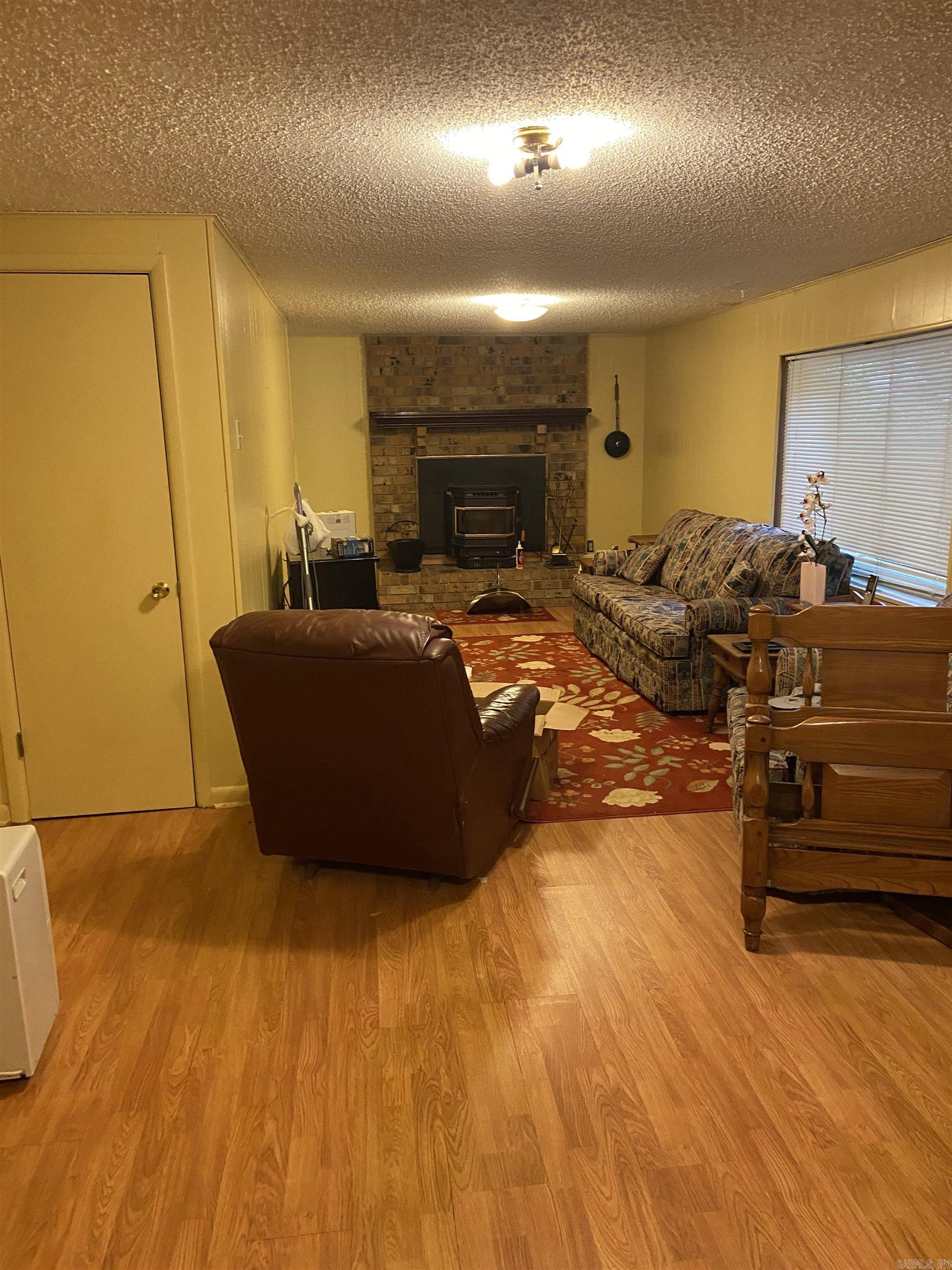 LEAWOOD - Residential