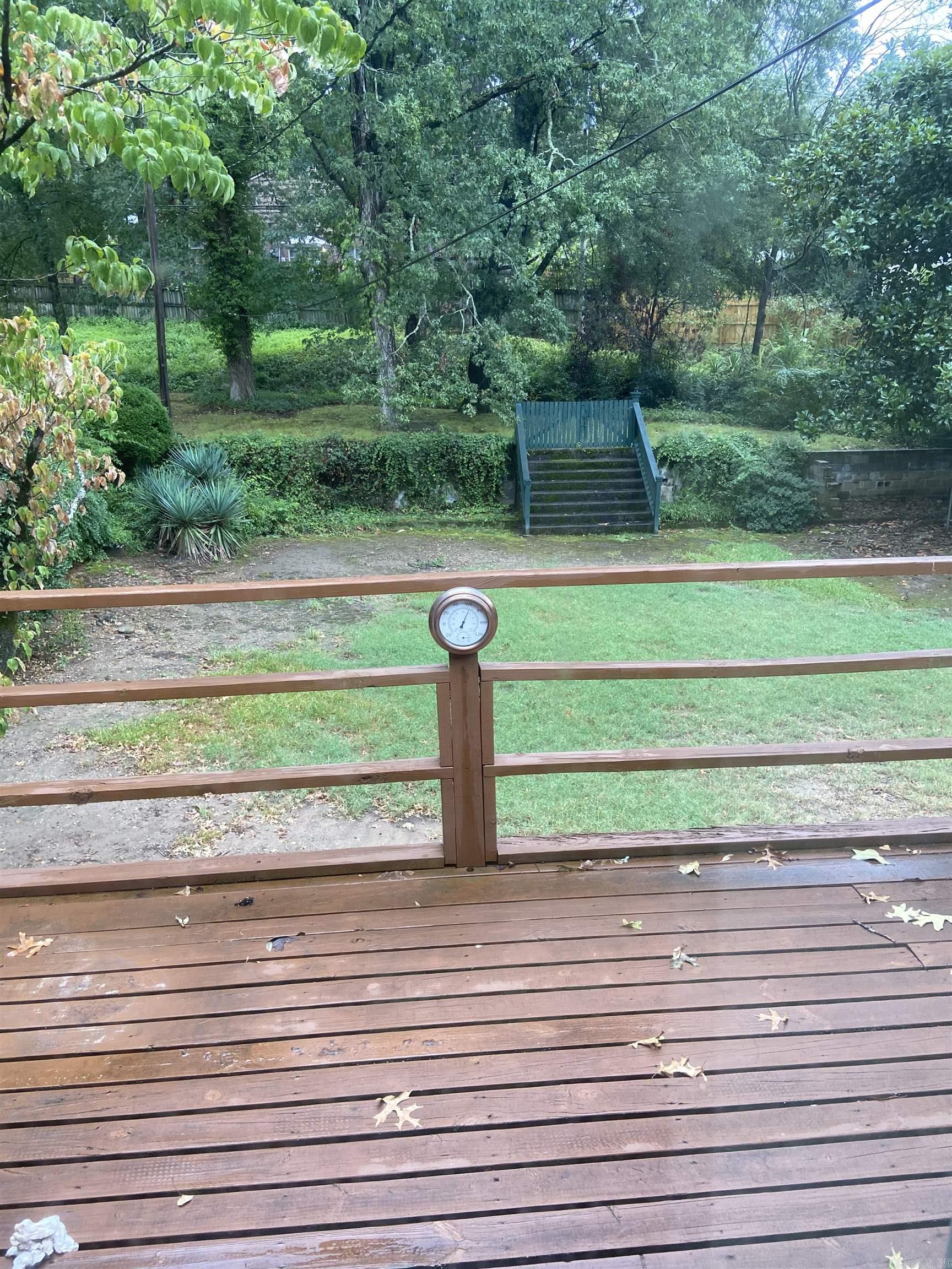 LEAWOOD - Residential