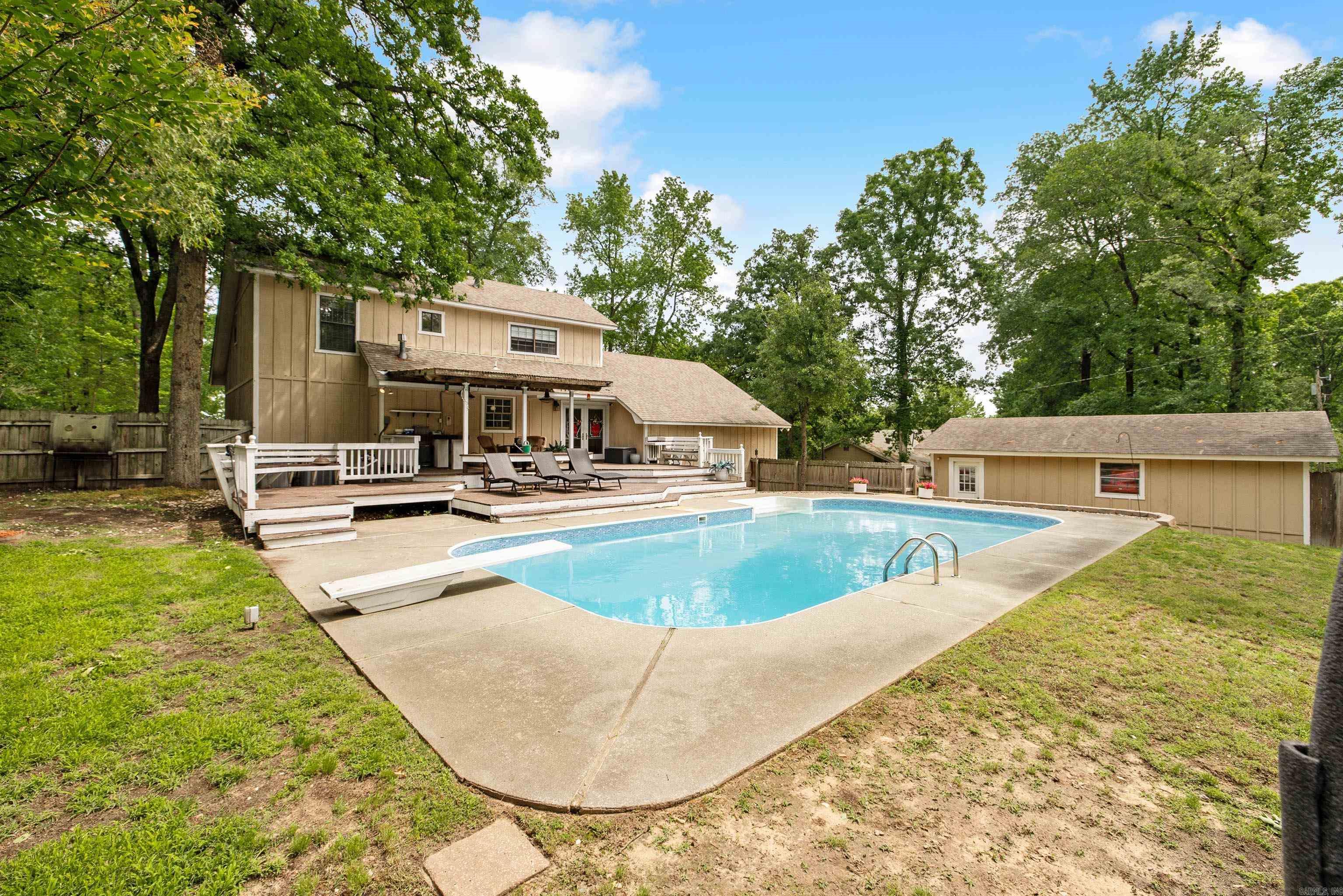TWIN OAKS - Residential
