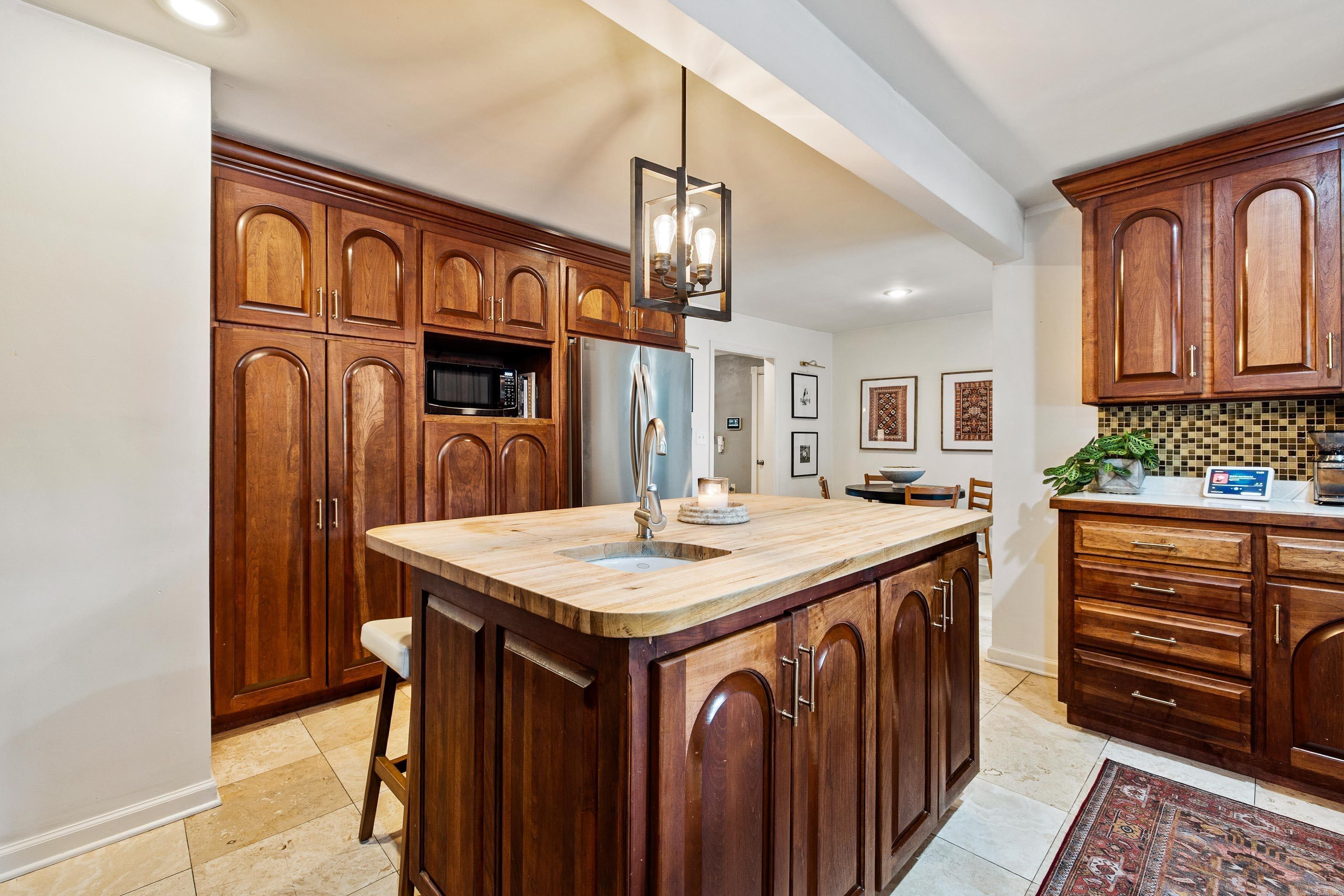 TWIN OAKS - Residential