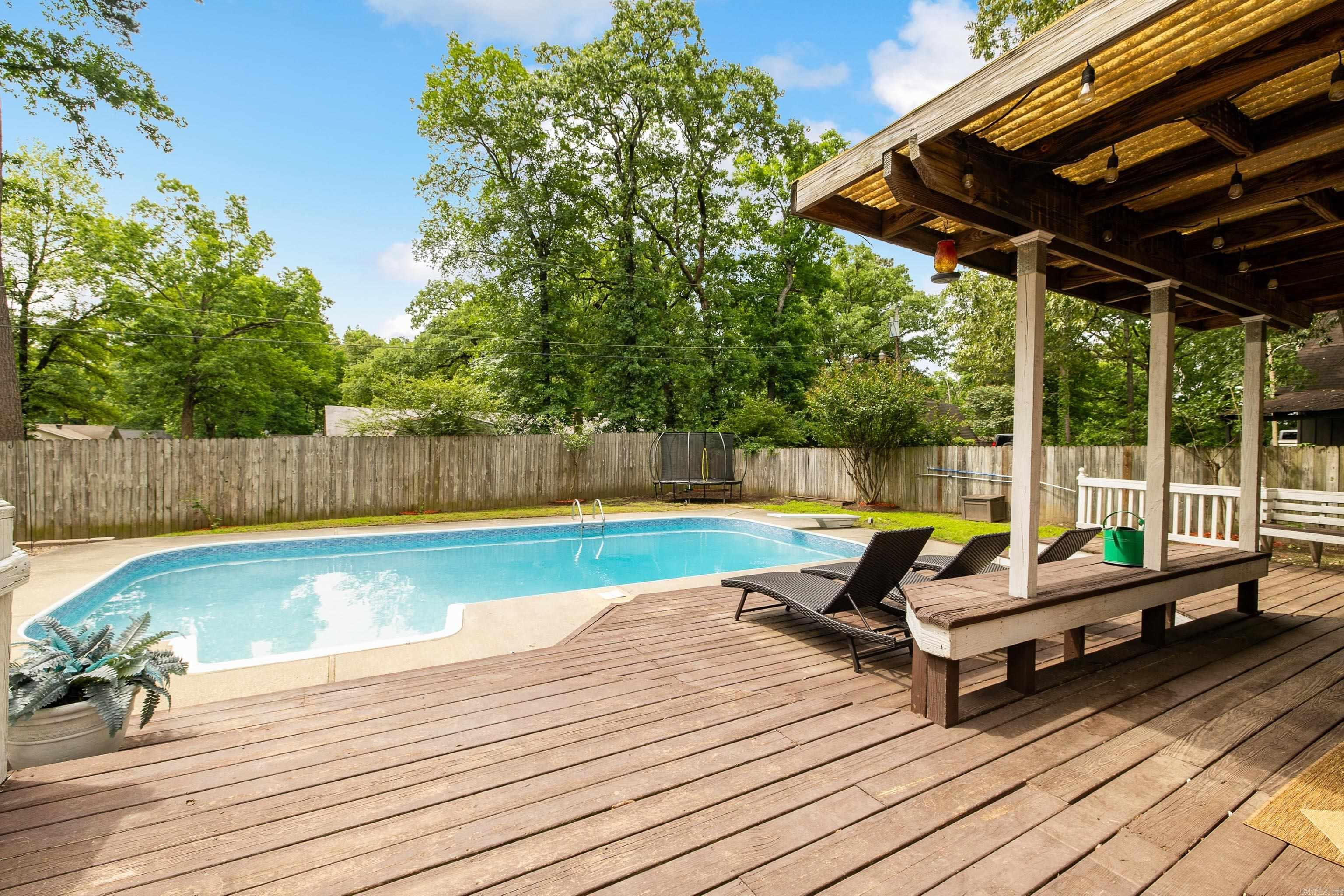 TWIN OAKS - Residential