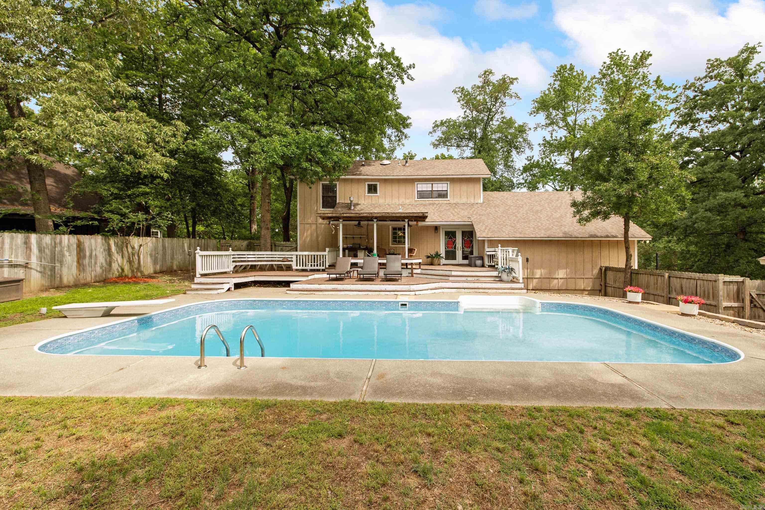 TWIN OAKS - Residential