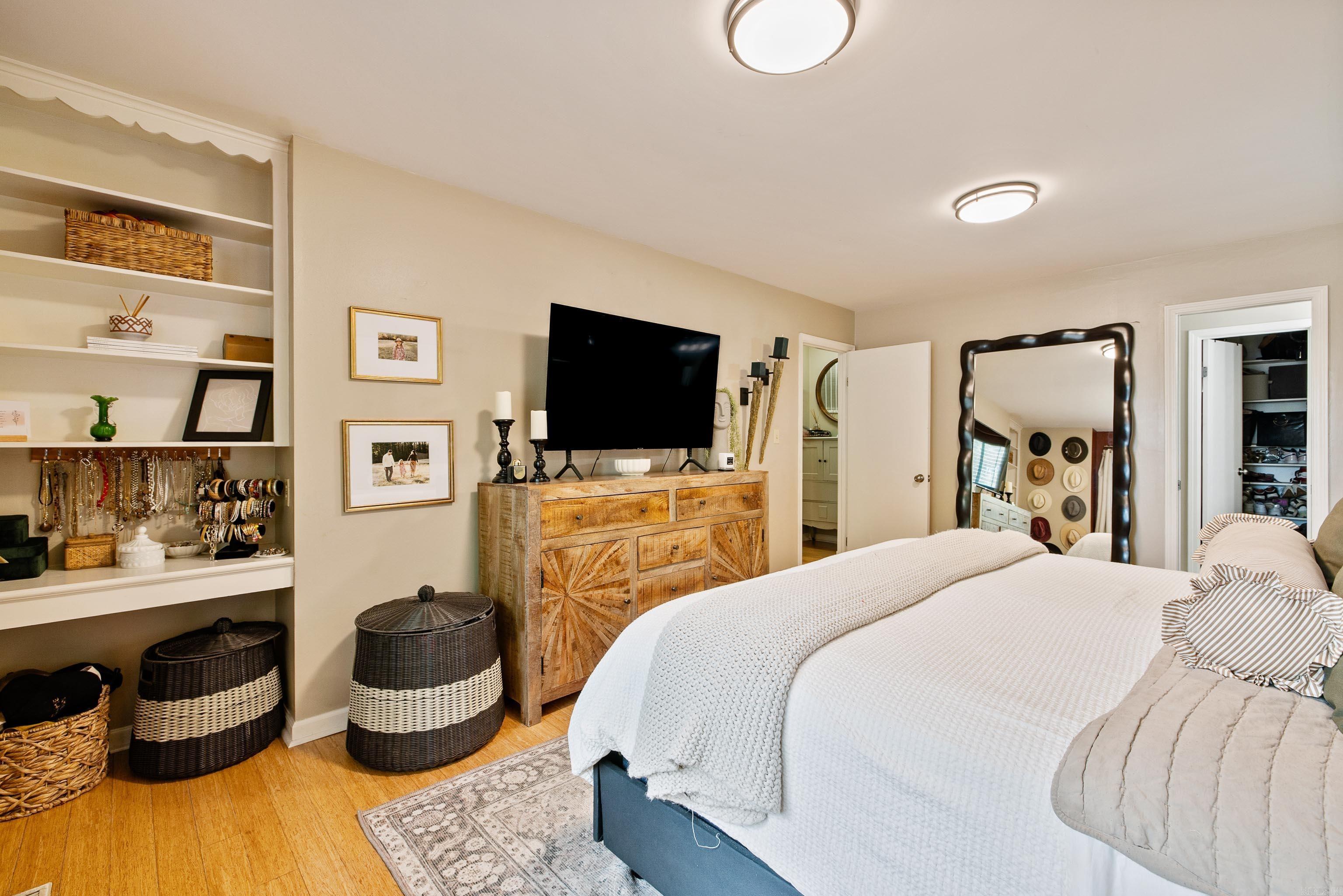 TWIN OAKS - Residential