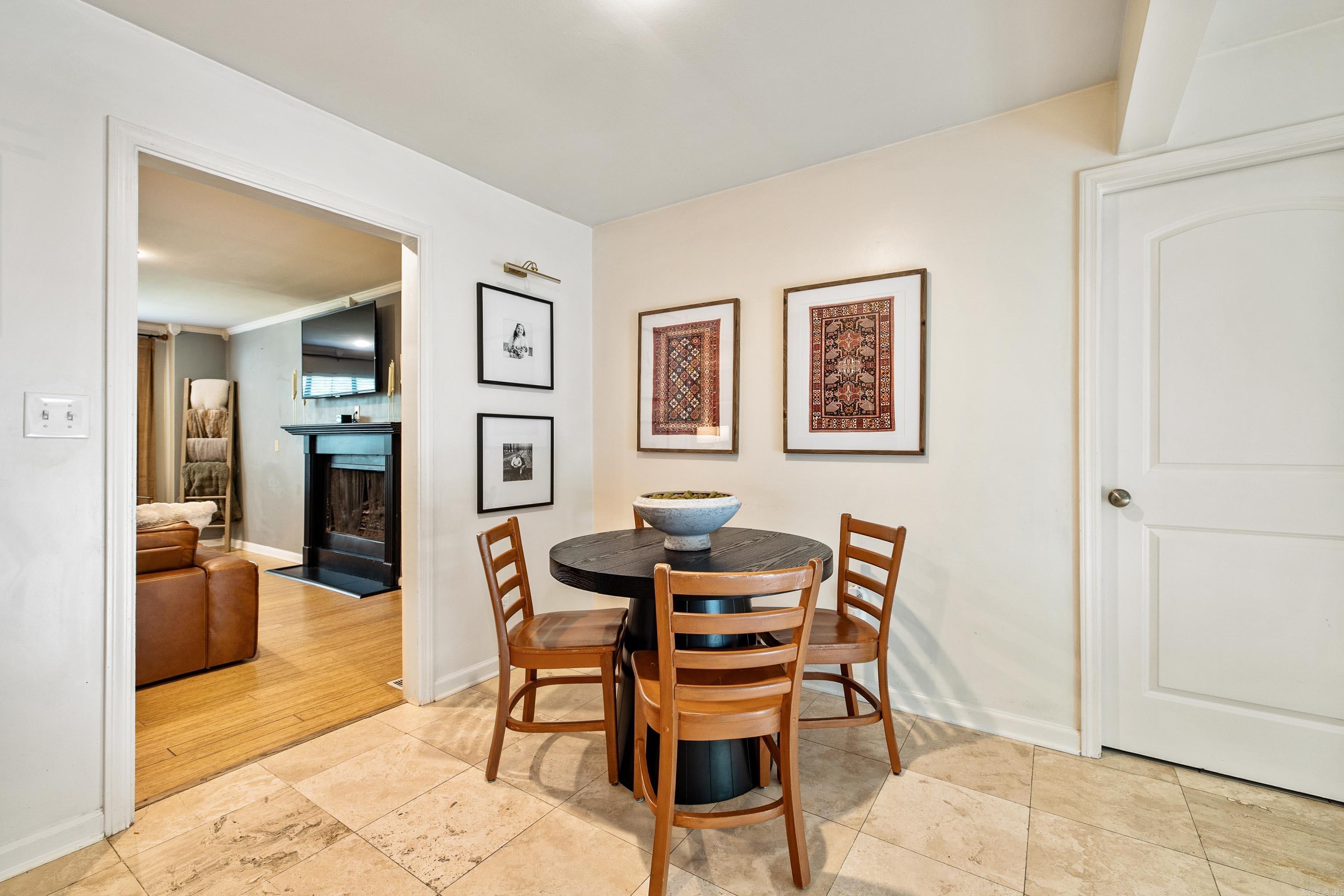 TWIN OAKS - Residential