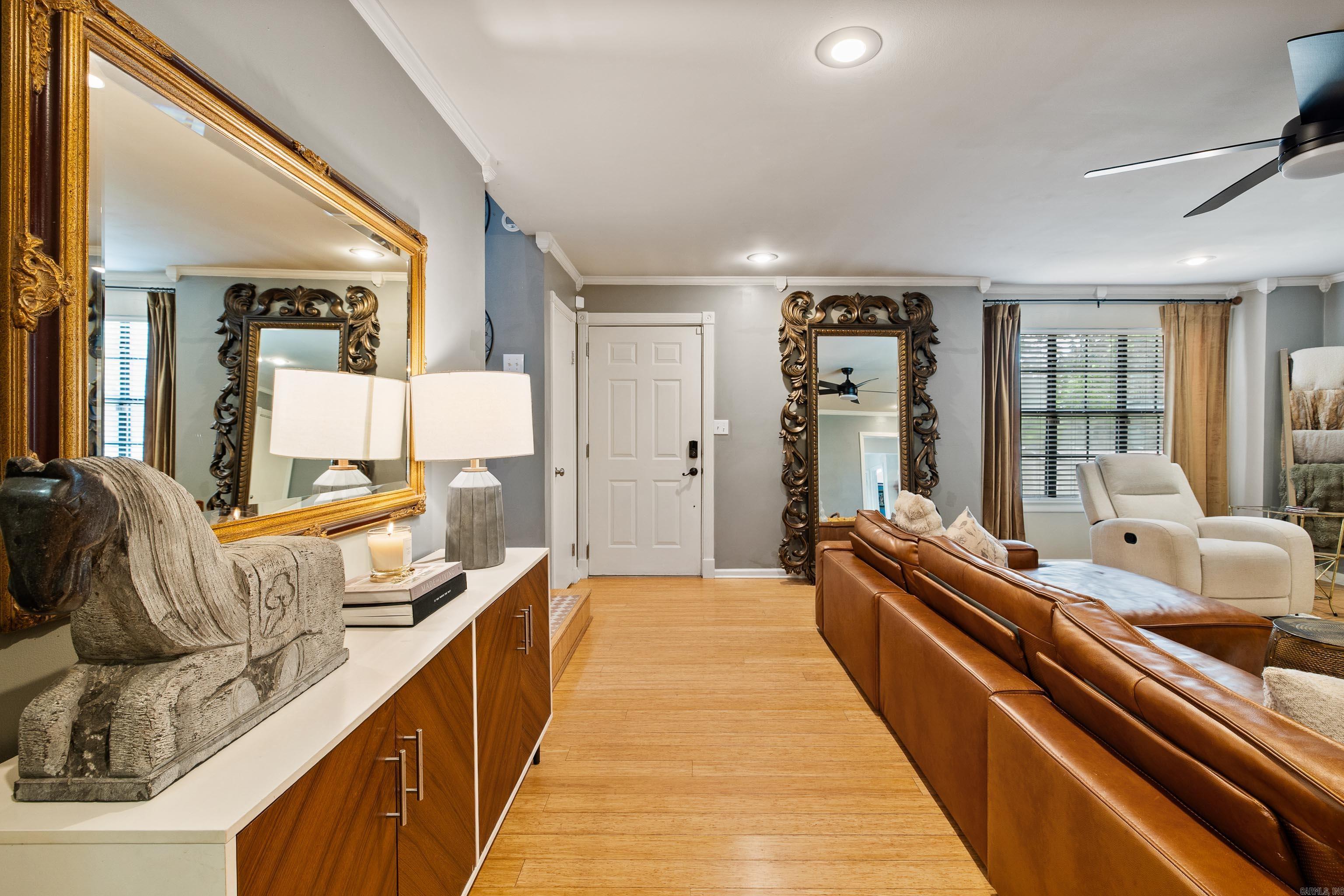 TWIN OAKS - Residential
