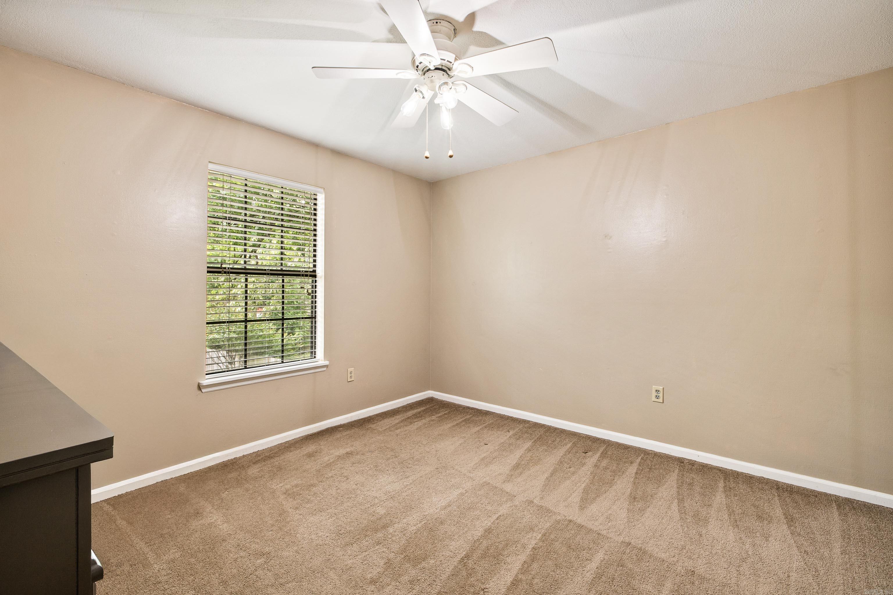 TWIN OAKS - Residential