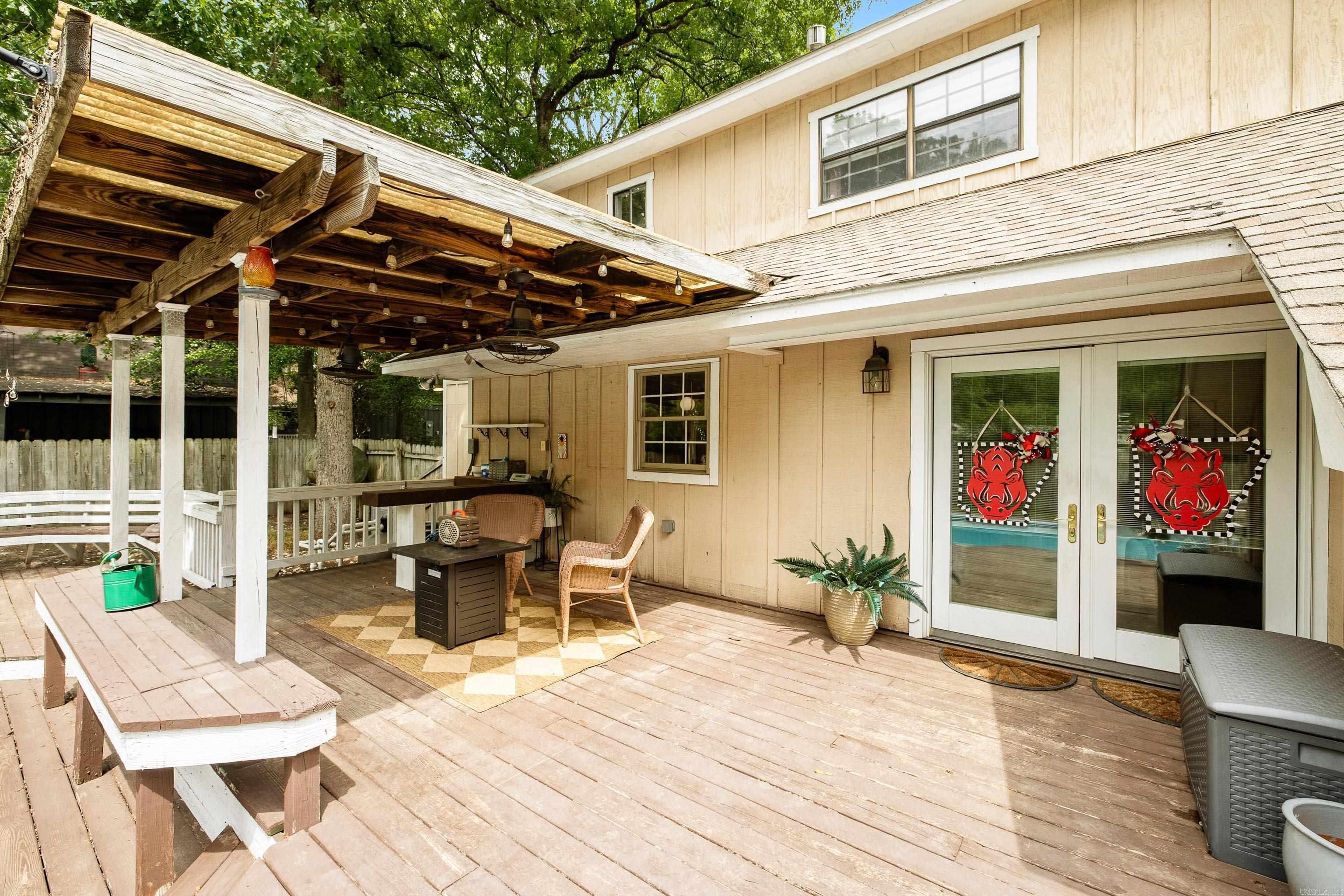 TWIN OAKS - Residential