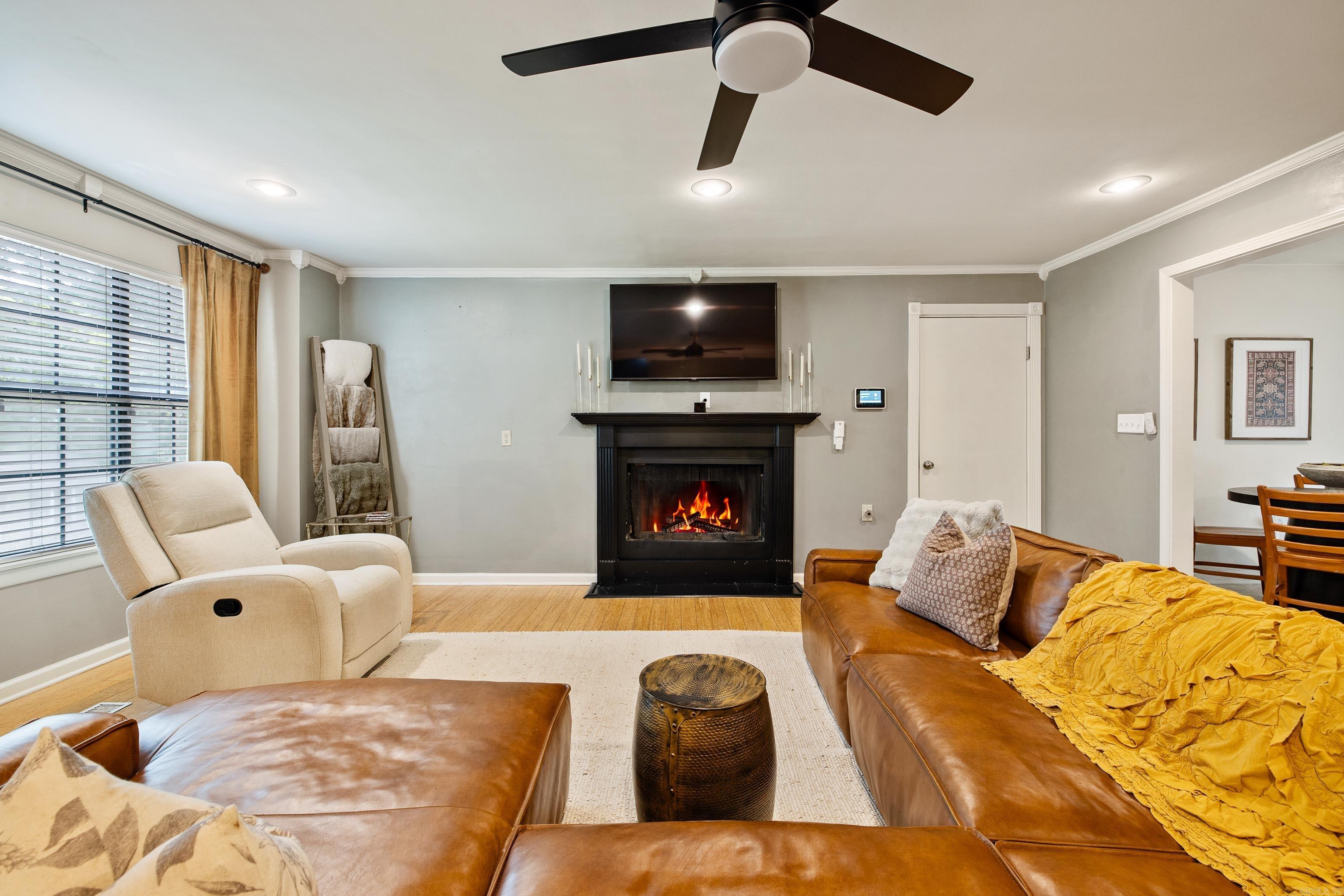 TWIN OAKS - Residential