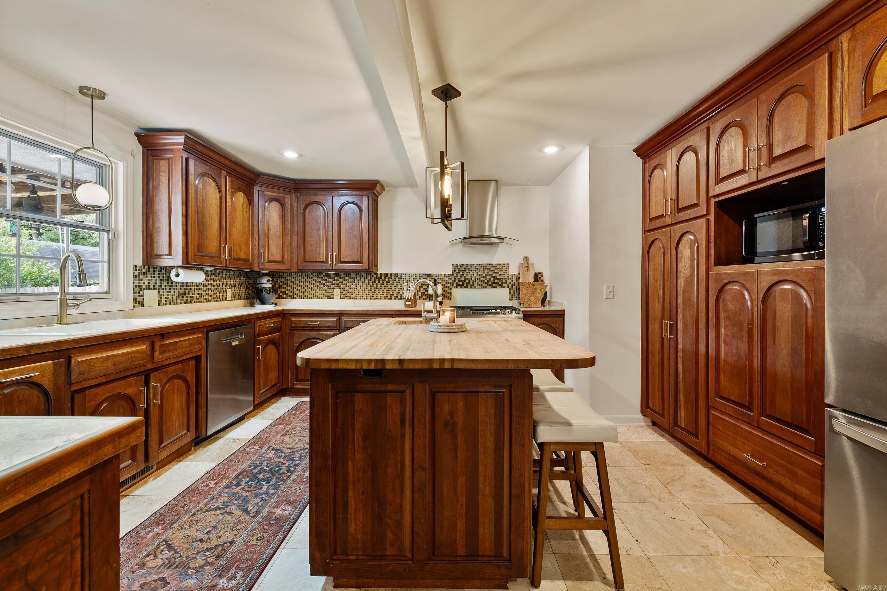 TWIN OAKS - Residential