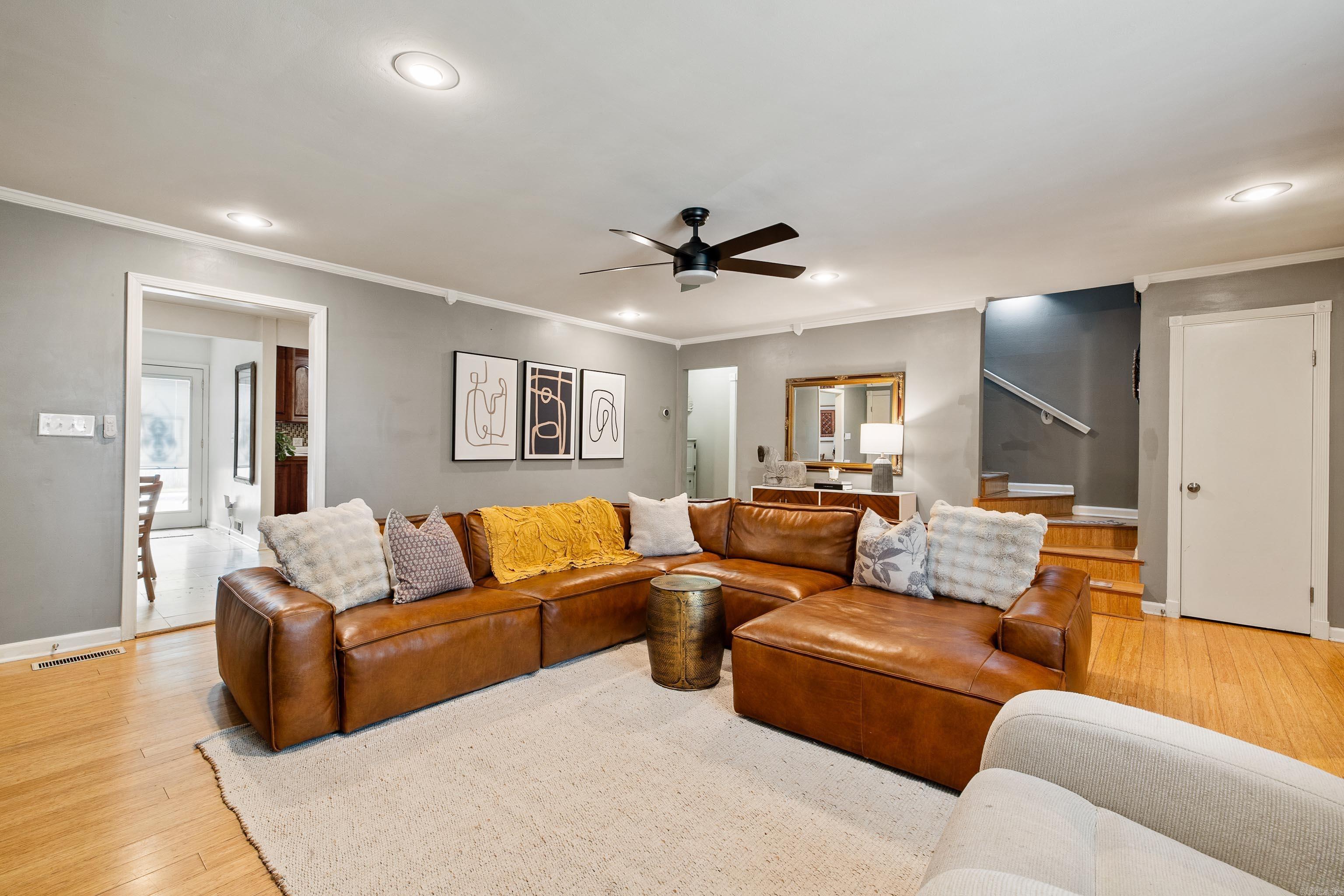 TWIN OAKS - Residential