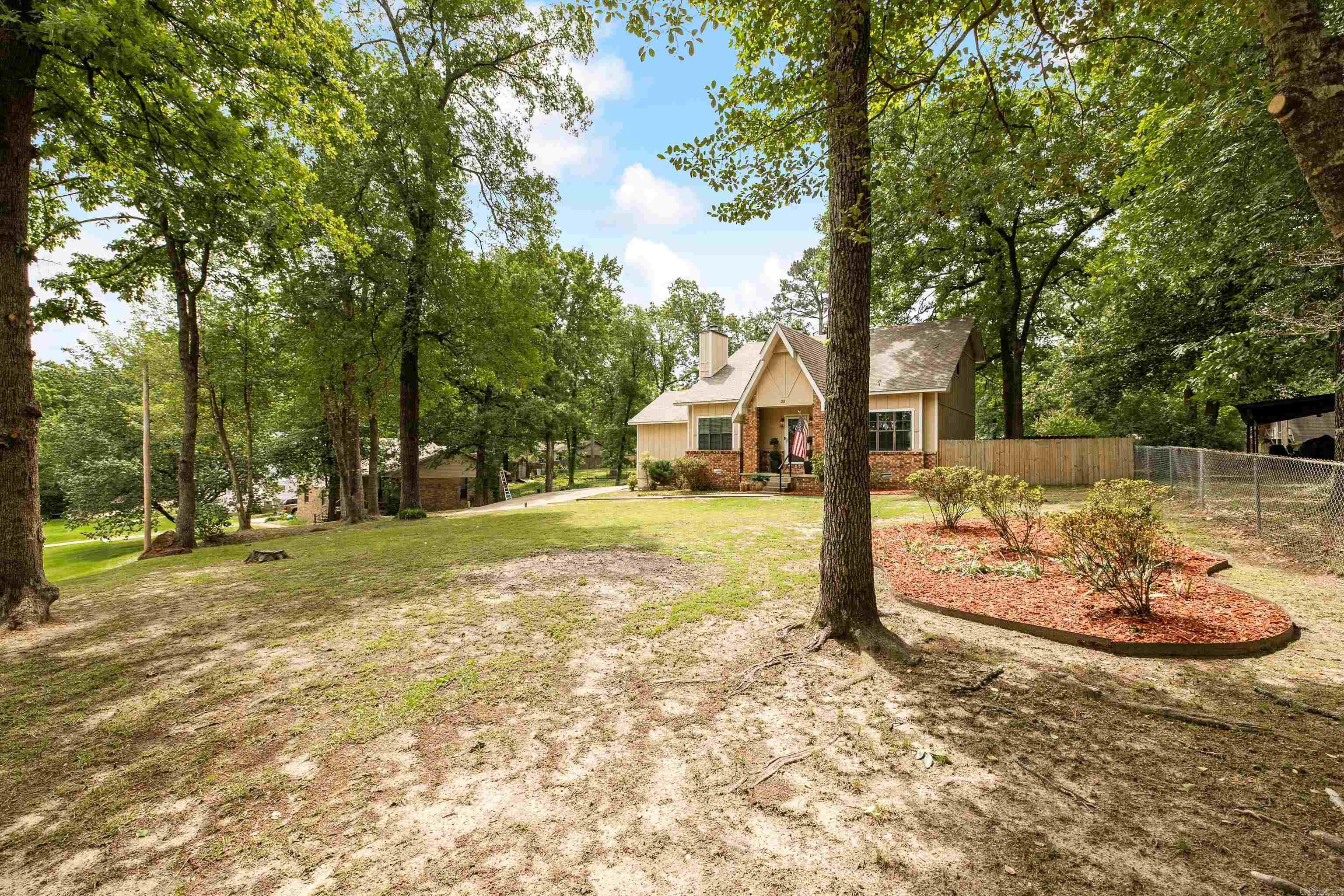 TWIN OAKS - Residential